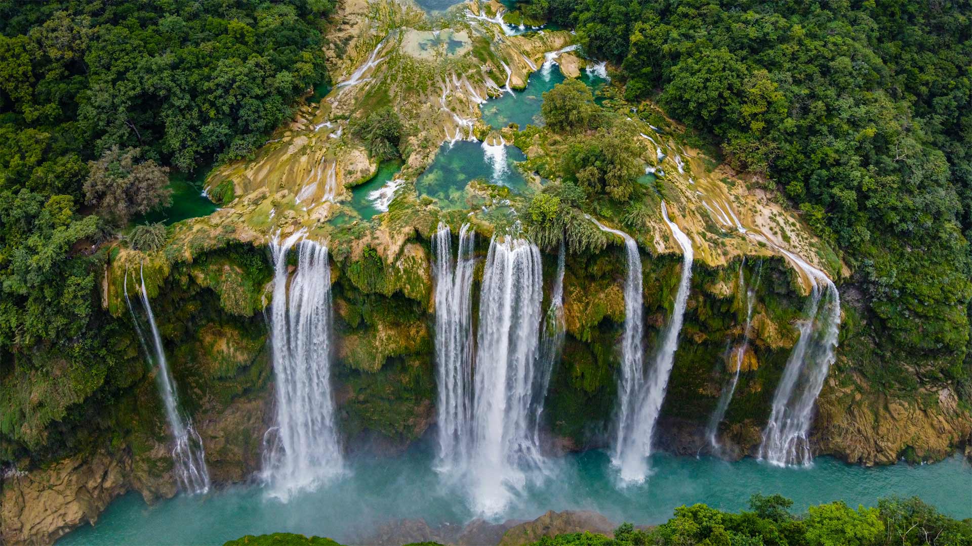 Tamul waterfall in the state of San Luis Potosí, Mexico - Robert Harding World Imagery/Offset by Shutterstock)
