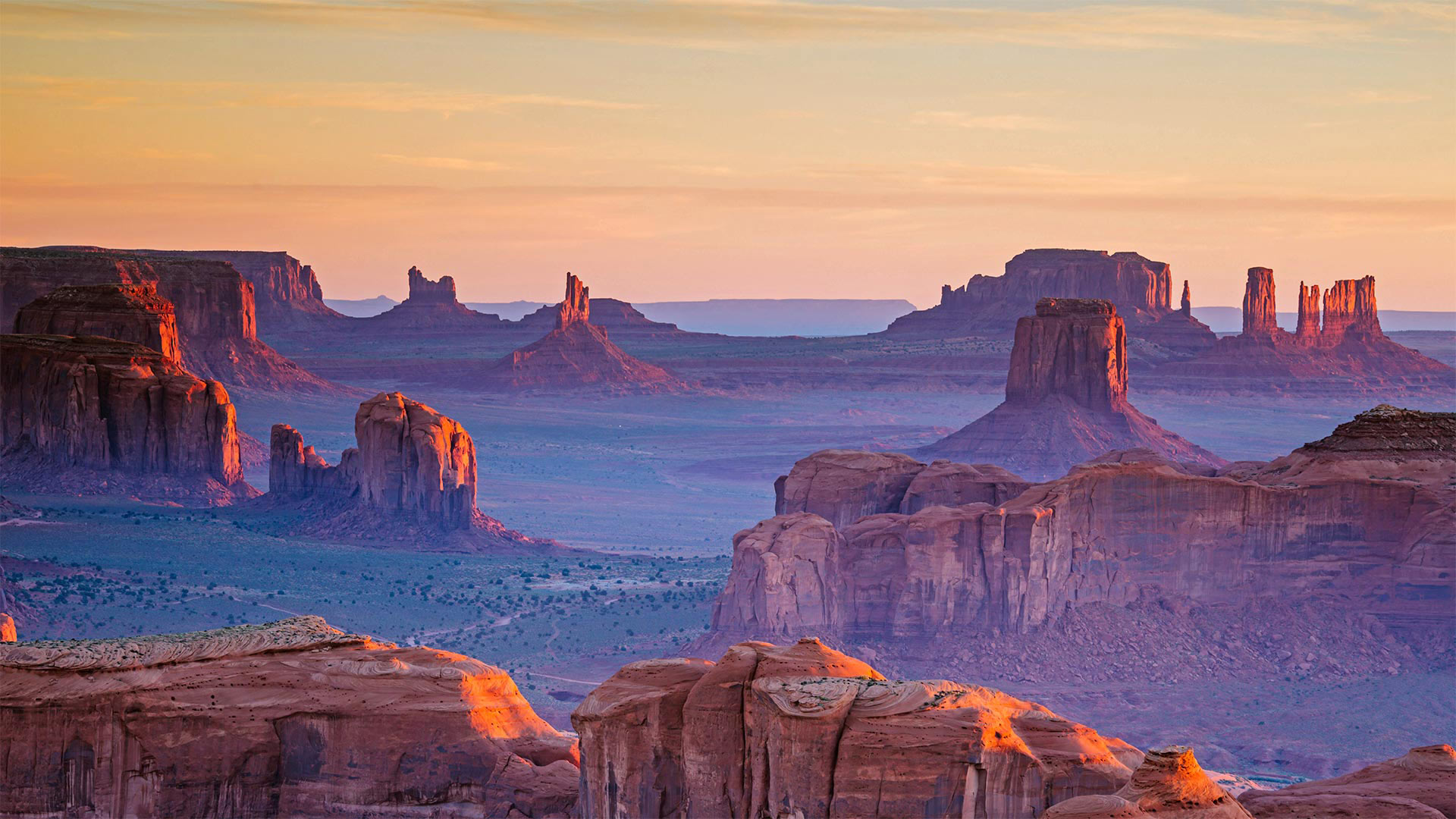 A view of Monument Valley Navajo Tribal Park from Hunts Mesa, Navajo Nation, between Arizona and Utah - AWL Images/Danita Delimont)