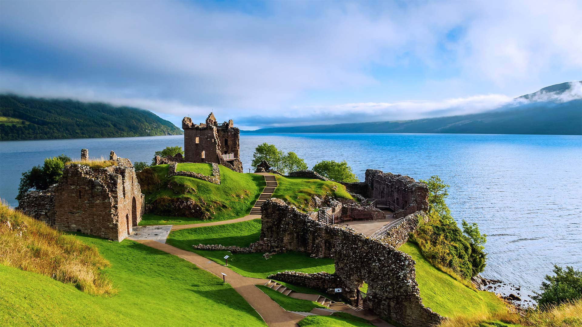 Urquhart Castle and Loch Ness in the Scottish Highlands - AWL Images/Danita Delimont)
