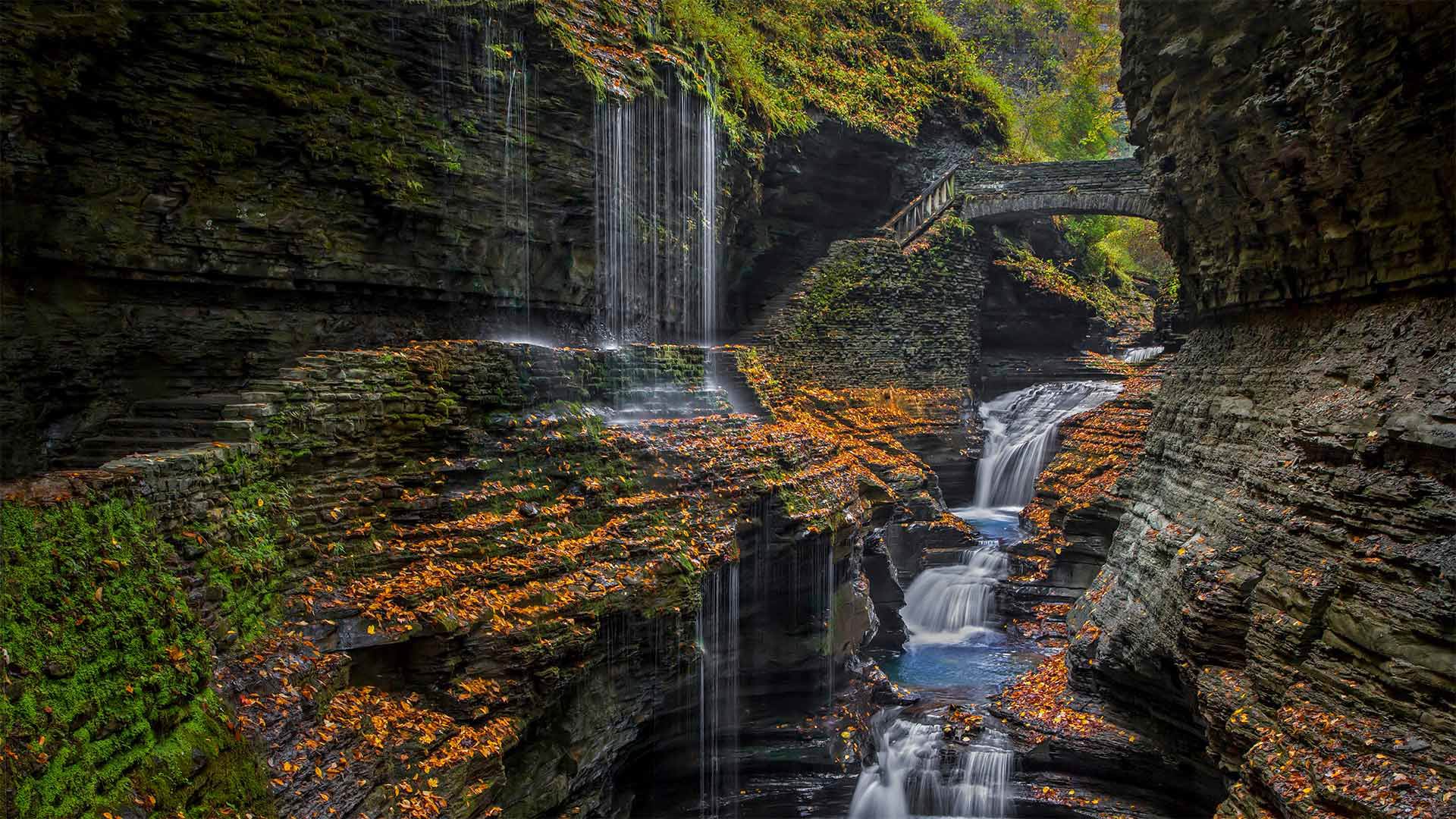 Watkins Glen State Park's Rainbow Falls in the Finger Lakes region of upstate New York - Kenneth Keifer/Alamy)