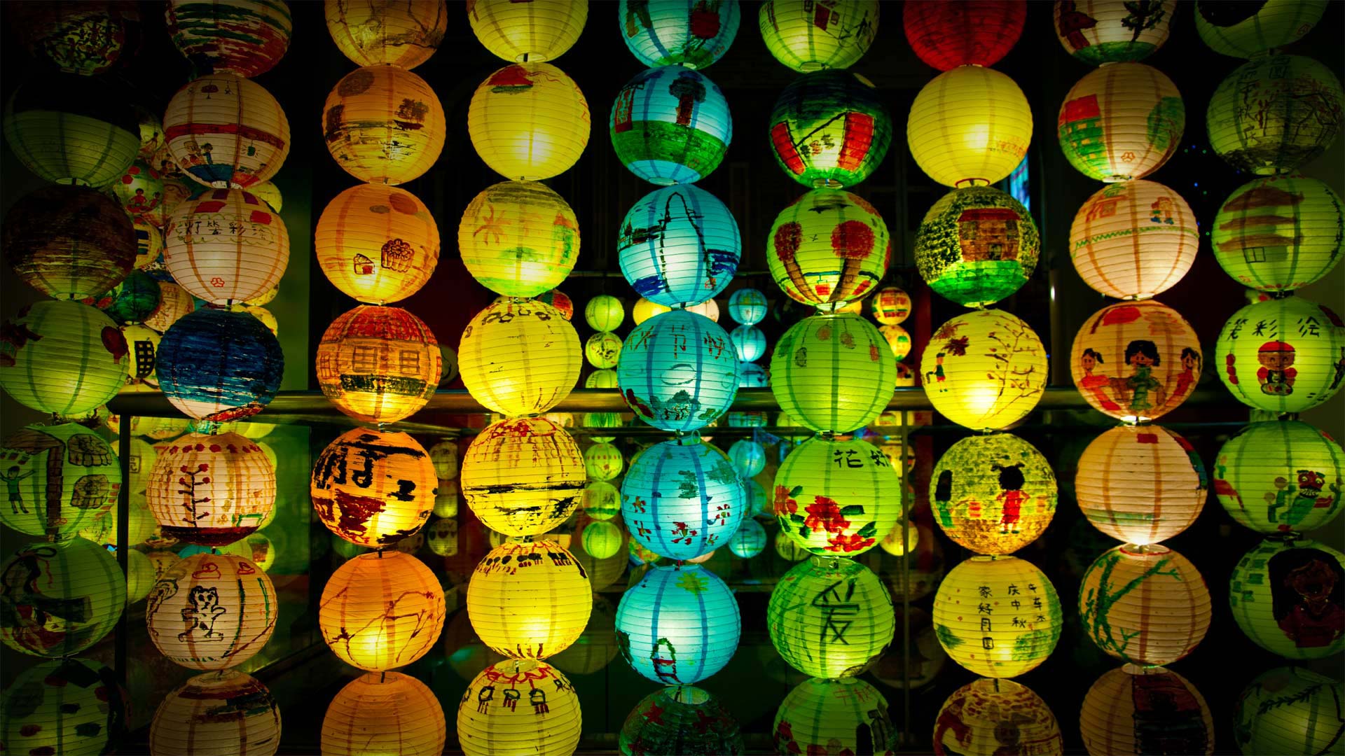 Lantern display celebrating the Mid-Autumn Festival in Singapore - Khin/Getty Images)