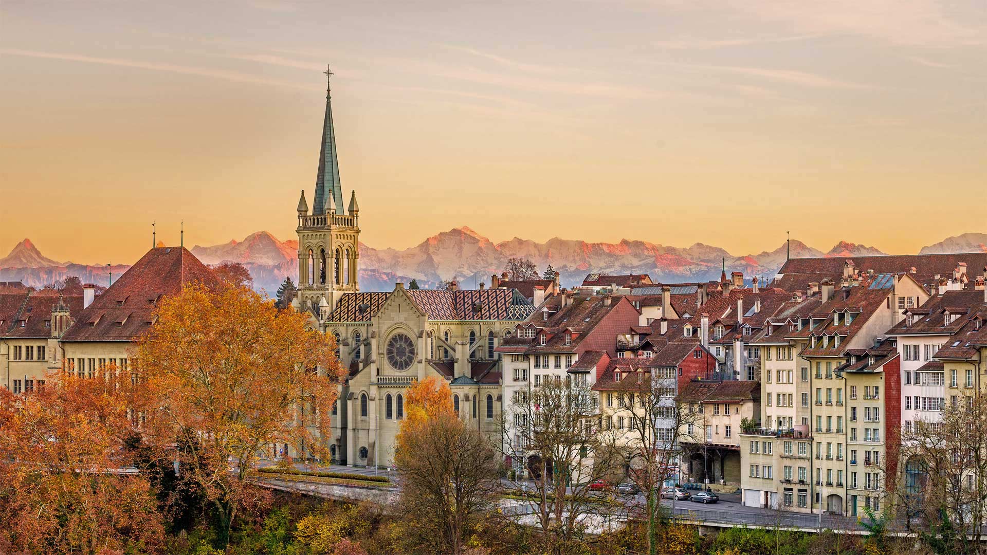 Old Town of Bern, Switzerland - Simon Zenger/Alamy)