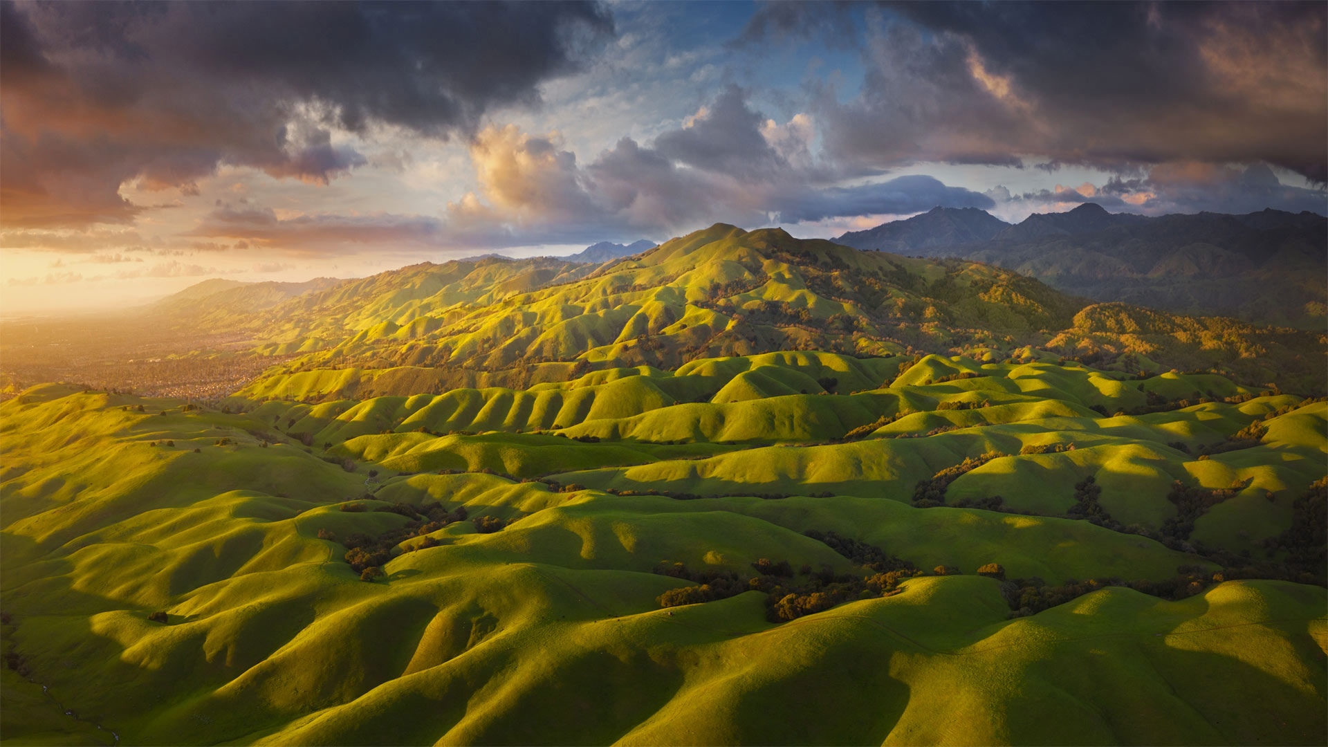 Foothills of the Diablo Range in the East Bay region of Northern California - Jeff Lewis/Tandem Stills + Motion)