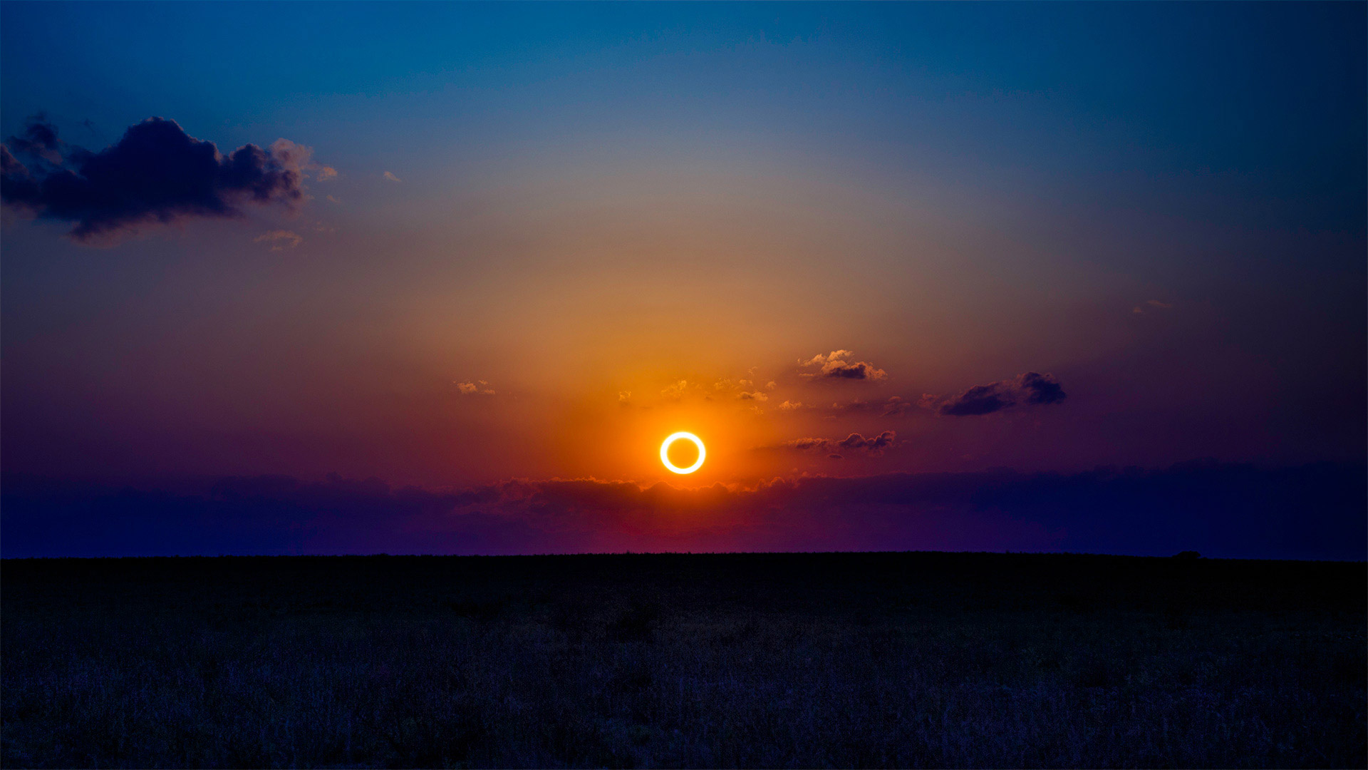 Annular eclipse over New Mexico, May 20, 2012 - ssucsy/Getty Images)