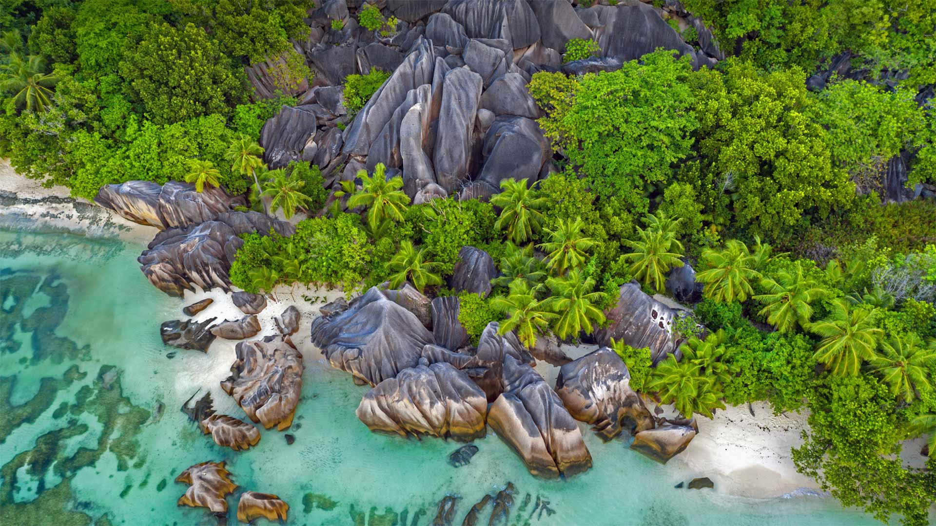 Rocks on Anse Source d'Argent beach, La Digue Island, Seychelles - Roland Gerth/eStock Photo)