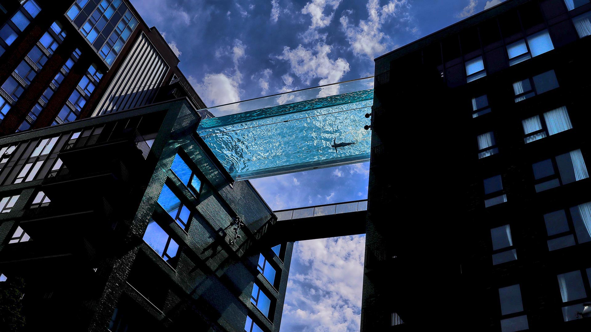 The Sky Pool at Embassy Gardens in London, England - Xinhua News Agency/Getty Images)