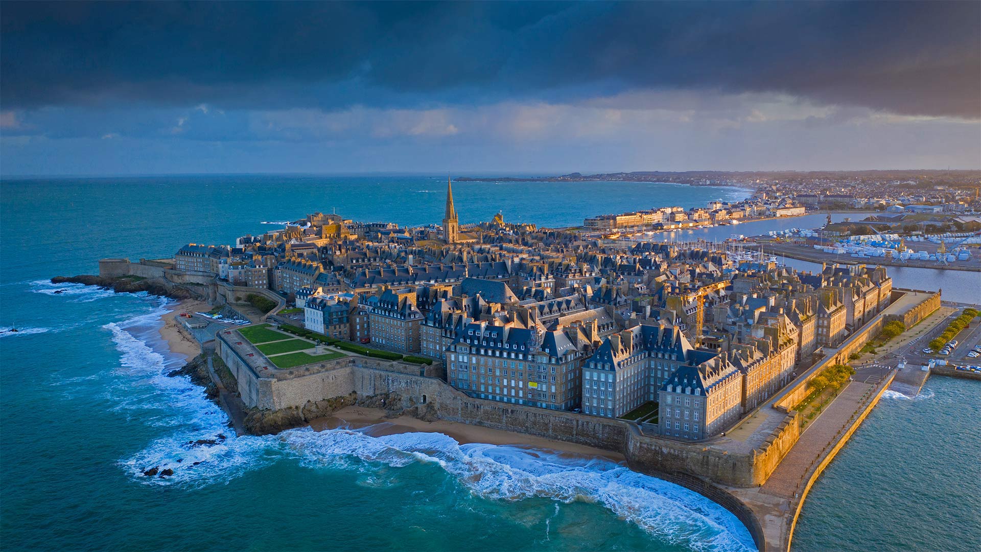 Saint-Malo in Brittany, France - Mathieu Rivrin/Moment/Getty Images)