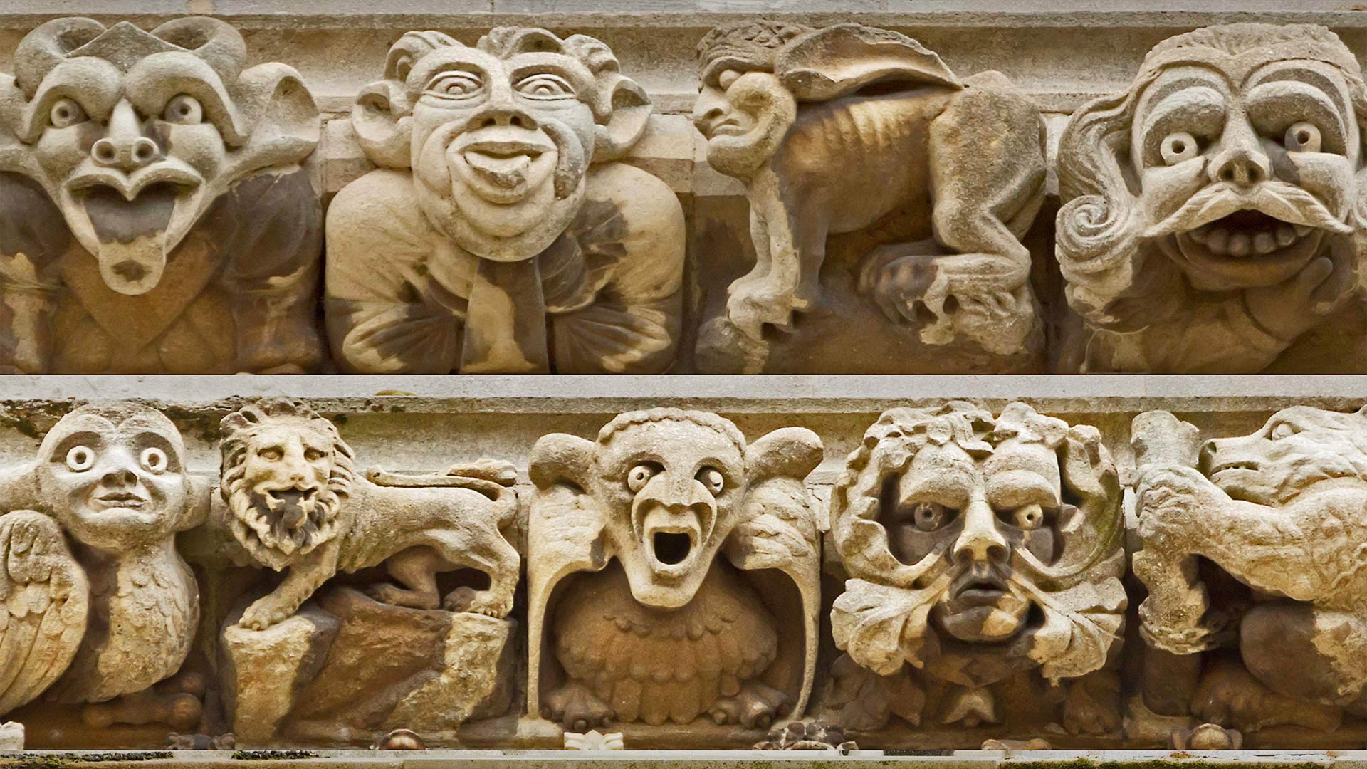 Grotesques at York Minster, North Yorkshire, England - John Potter/Alamy)