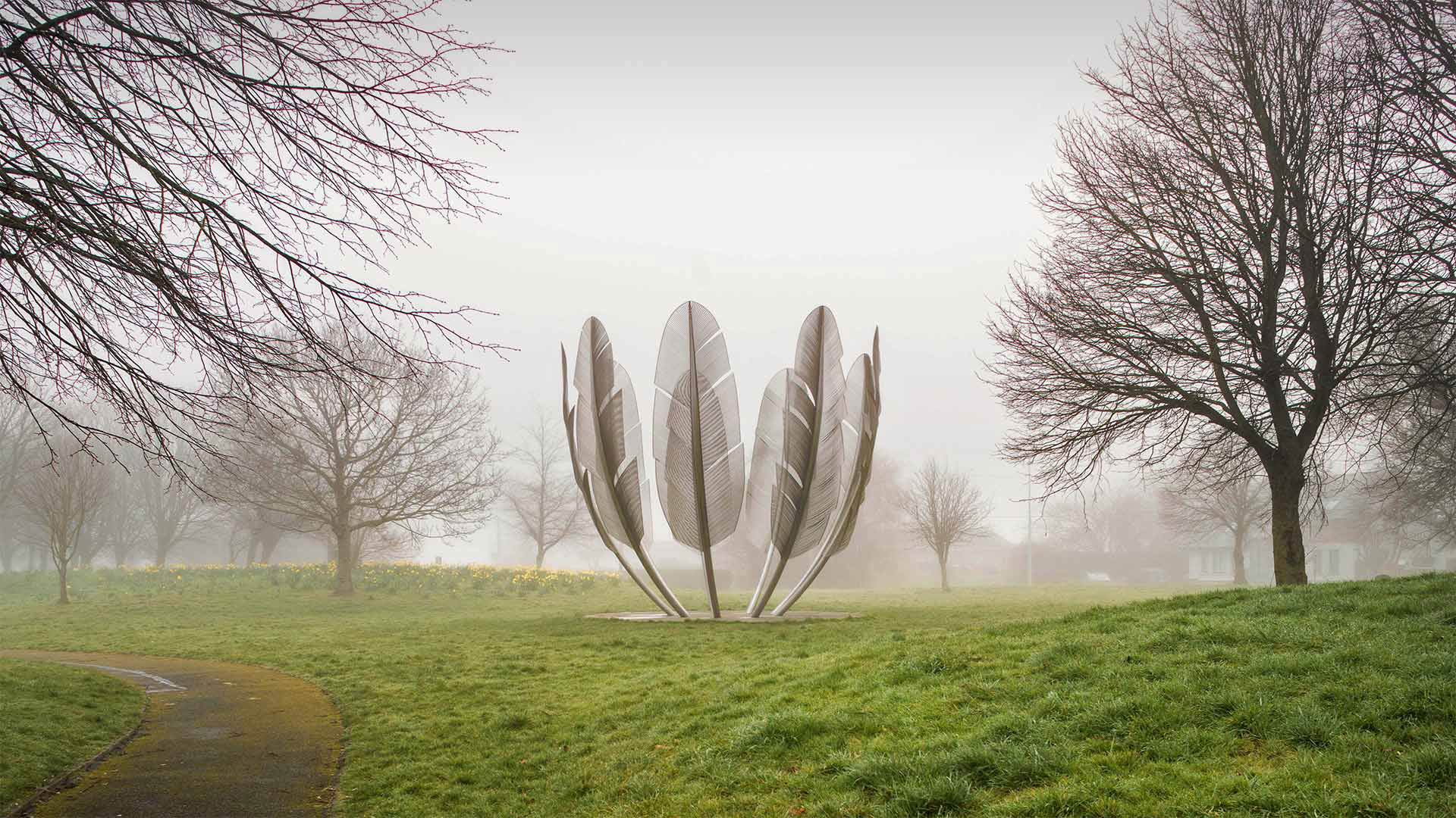 The sculpture 'Kindred Spirits' by Alex Pentek in Bailick Park, Midleton, County Cork, Ireland - David Creedon/Alamy Live News/Alamy)