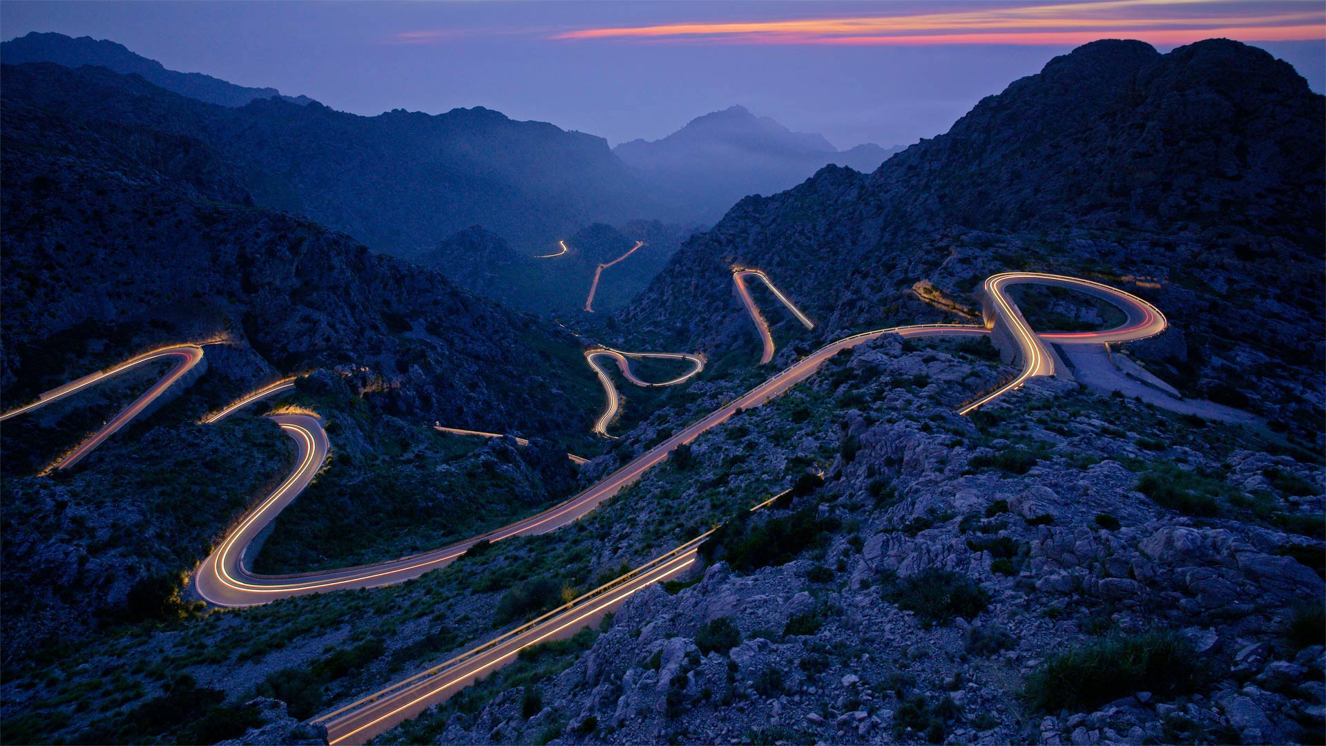 The road leading to Sa Calobra on the Spanish Balearic island of Majorca - Tolo Balaguer/agefotostock)