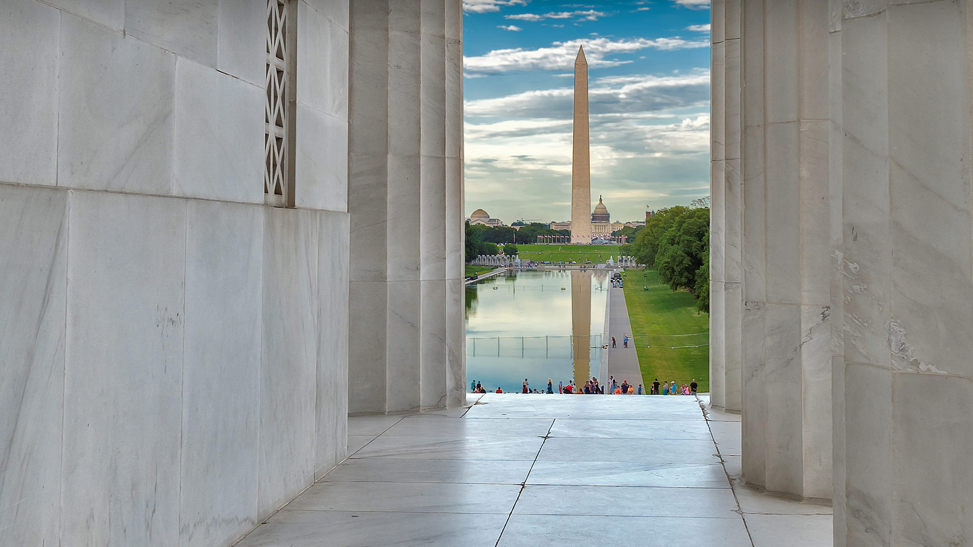 The Washington Monument seen from the Lincoln Memorial in Washington, DC - lucky-photographer/Getty Images)