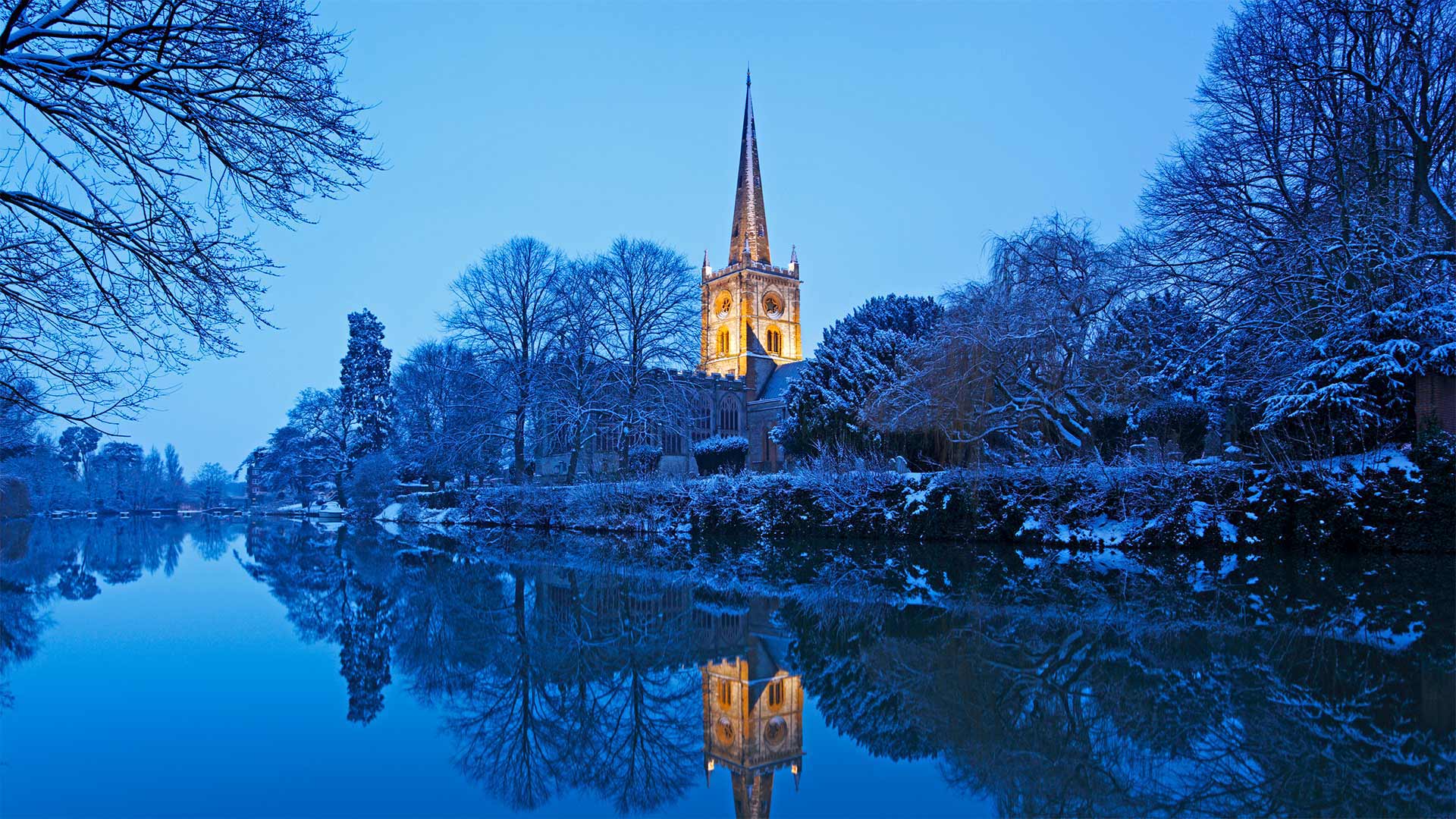 Holy Trinity Church, Stratford-upon-Avon, England - James Osmond/Getty Images)