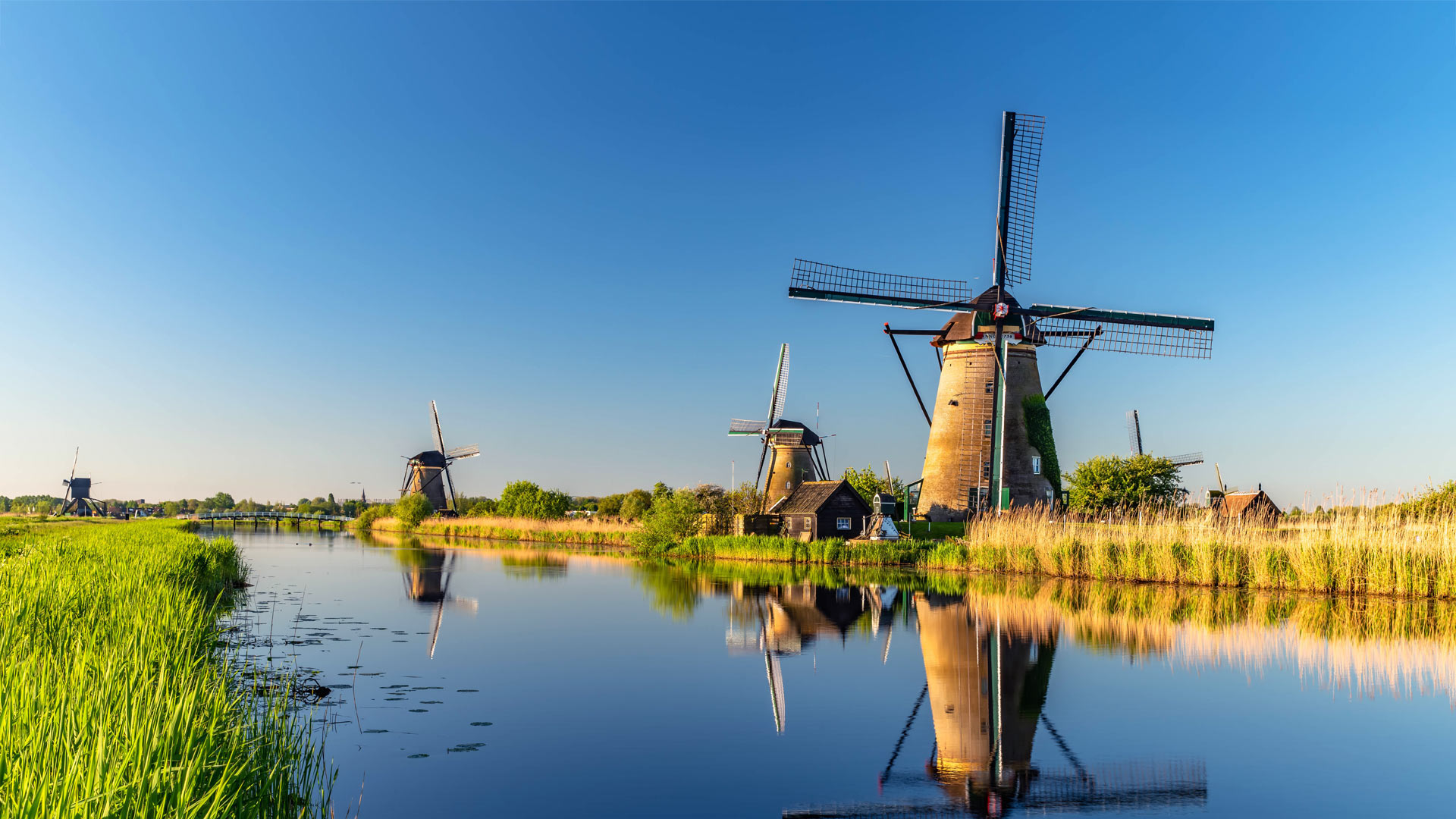 Windmills, Kinderdijk, Netherlands - Achim Thomae/Getty Images)