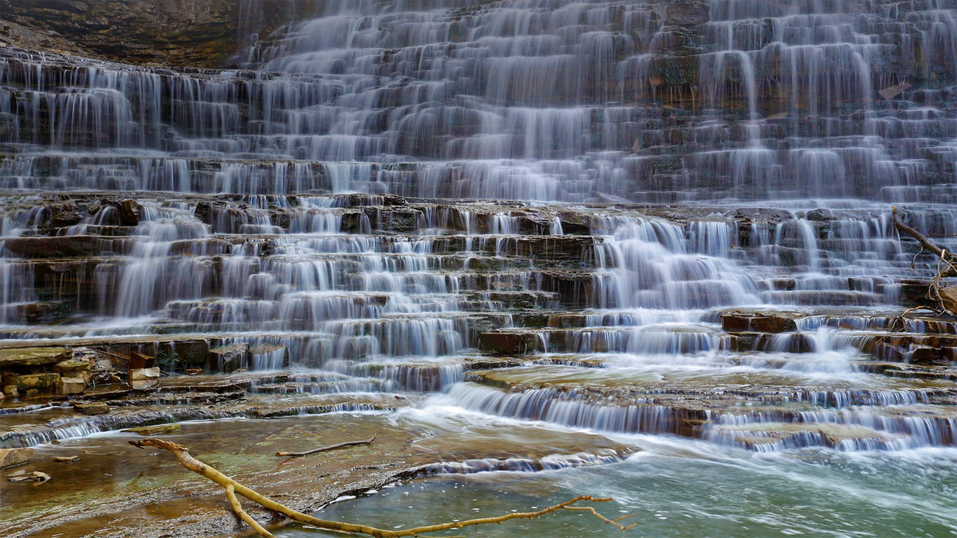Albion Falls, Hamilton, Ontario, Canada - Alexander Sviridov/Shutterstock)