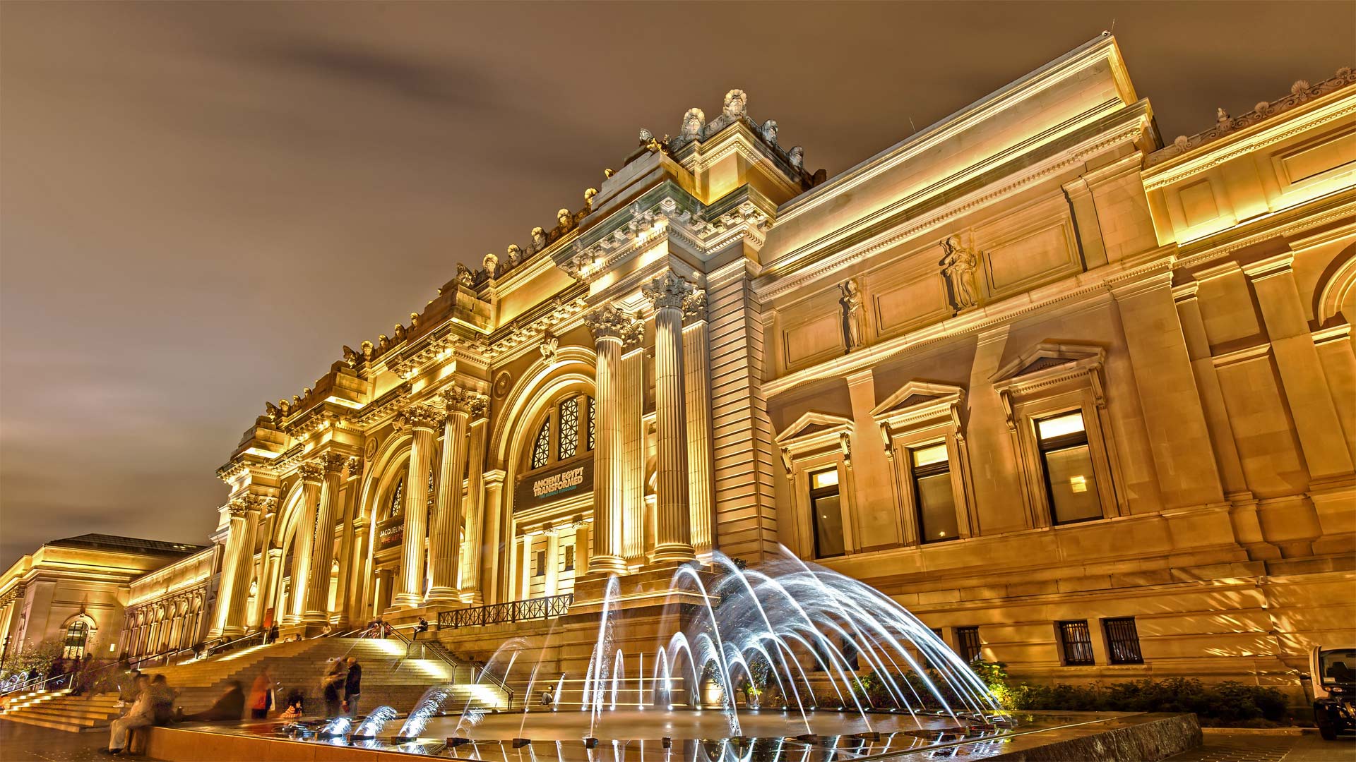 The Metropolitan Museum of Art in New York City - Susanne Pommer/Shutterstock)