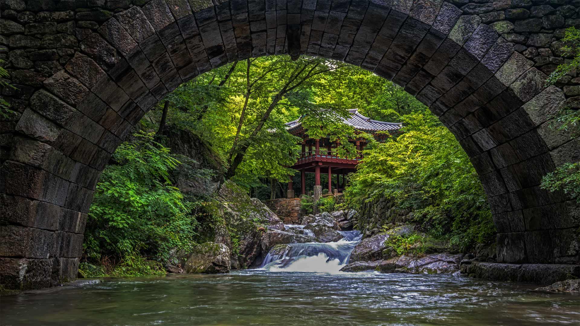 Seungseon Bridge at Seonam Temple in Jogyesan Provincial Park, South Korea - Aaron Choi/Getty Images)