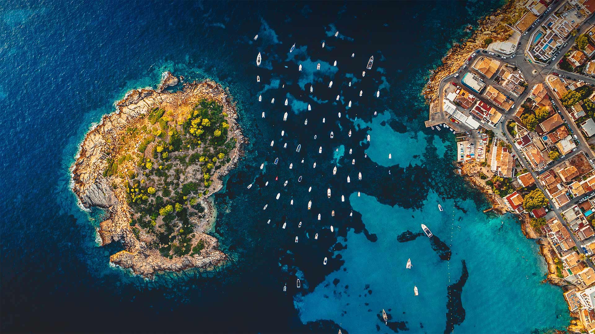Aerial view of the island Pantaleu near Sant Elm, Mallorca, Spain - Dimitri Weber/Amazing Aerial Agency)