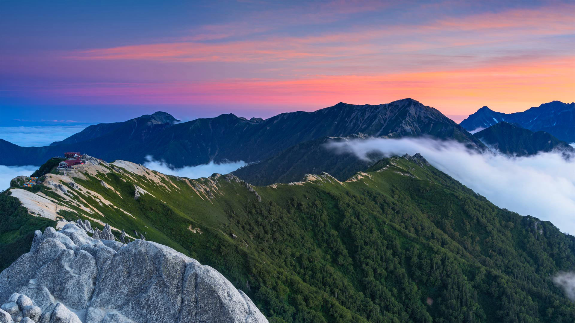 Mount Tsubakuro near Azumino, Nagano, Japan - Joshua Hawley/Getty Images)
