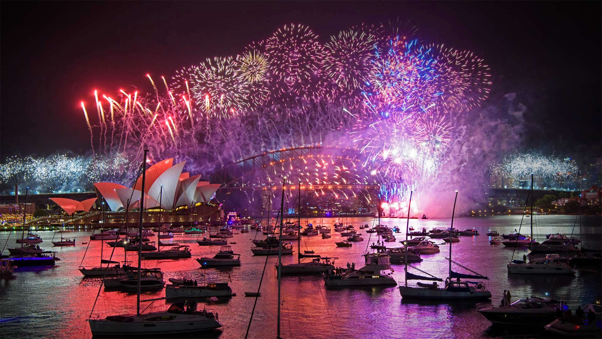 New Year's Eve fireworks, Sydney Harbour Bridge, Australia - Wendell Teodoro/Getty Images)