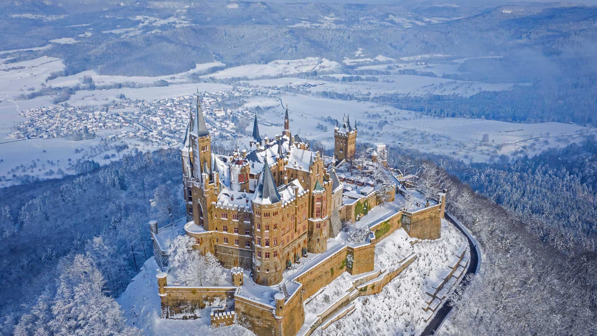 Hohenzollern Castle, Germany - Sahara Prince/Shutterstock)