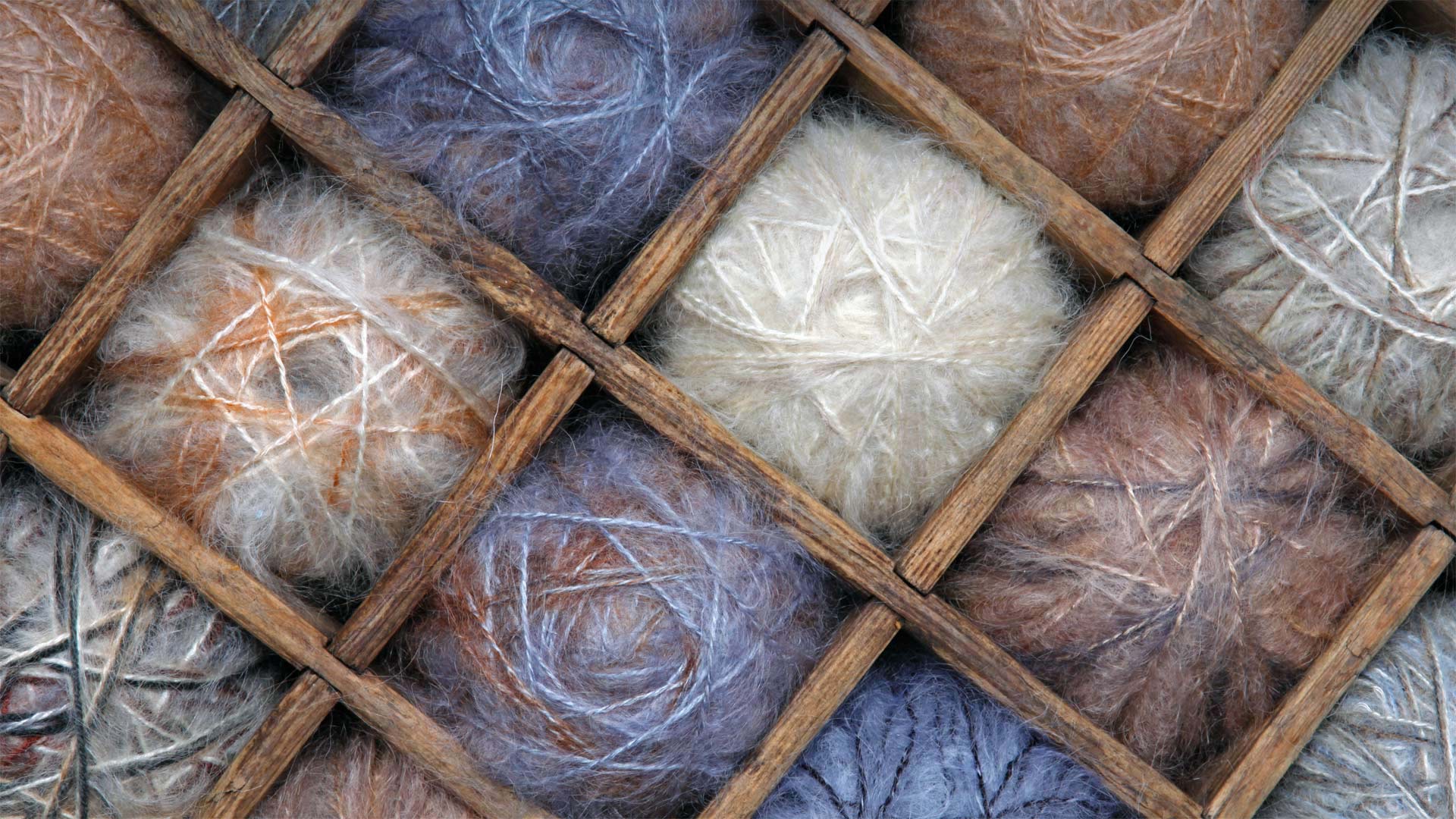Wool and mohair yarn - Jurate Buiviene/Alamy)