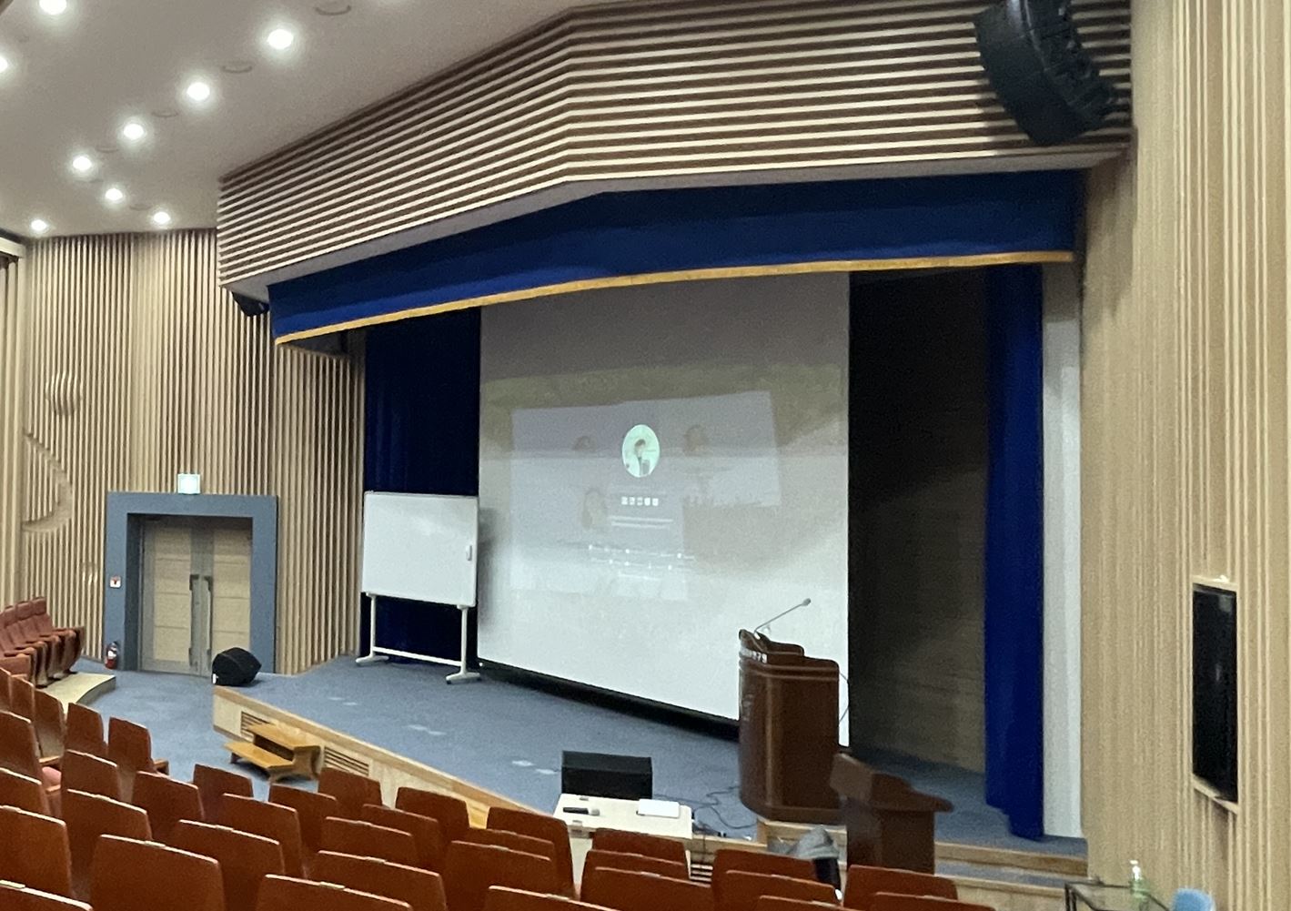 챗GPT의 태생적 한계가 만들어낸 새로운 산업 (2023)