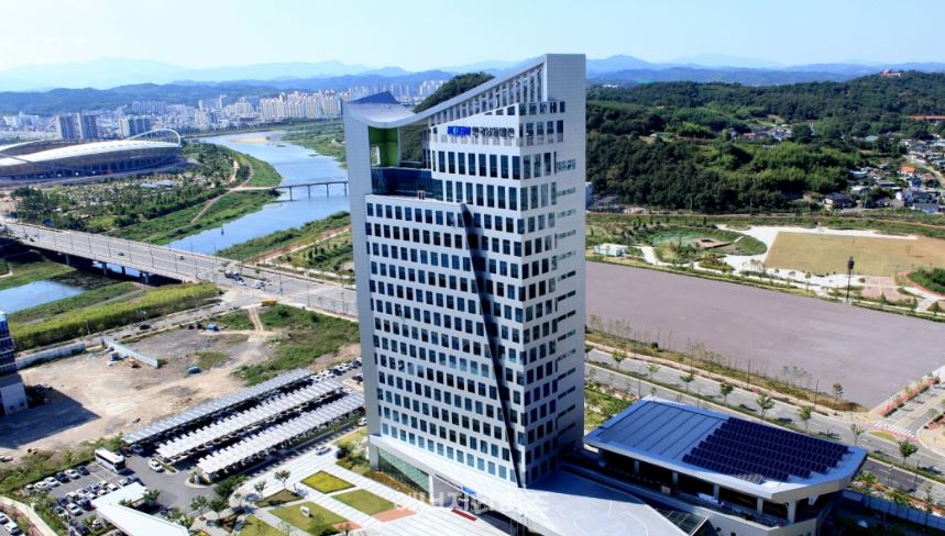 챗GPT와 활용 방안 (2023)