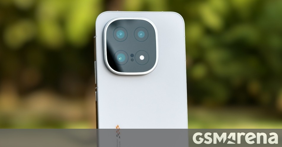 GSMArena Editor Sagar Unveils Three Personal Favorite Phones of 2025