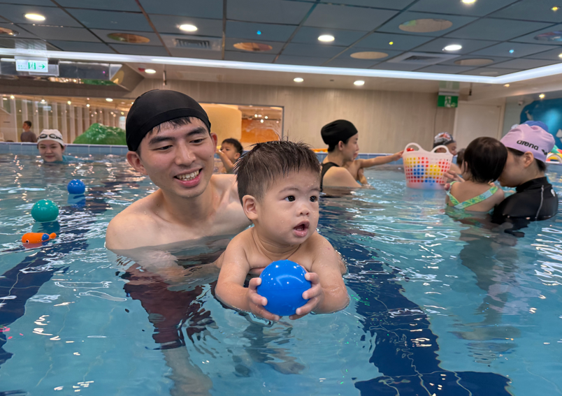 一歲寶寶的游泳體驗｜汐游寶寶 7 堂課水中成長日記