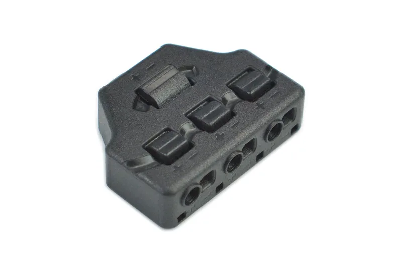 Effortlessly Connect: Push-In Wire Connector 1 to 3 Outputs
