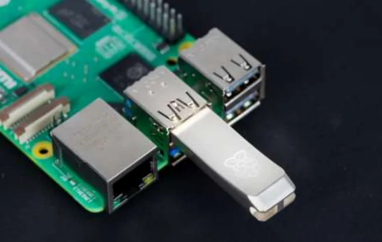 Raspberry Pi® Flash Drive 128GB USB 3.0