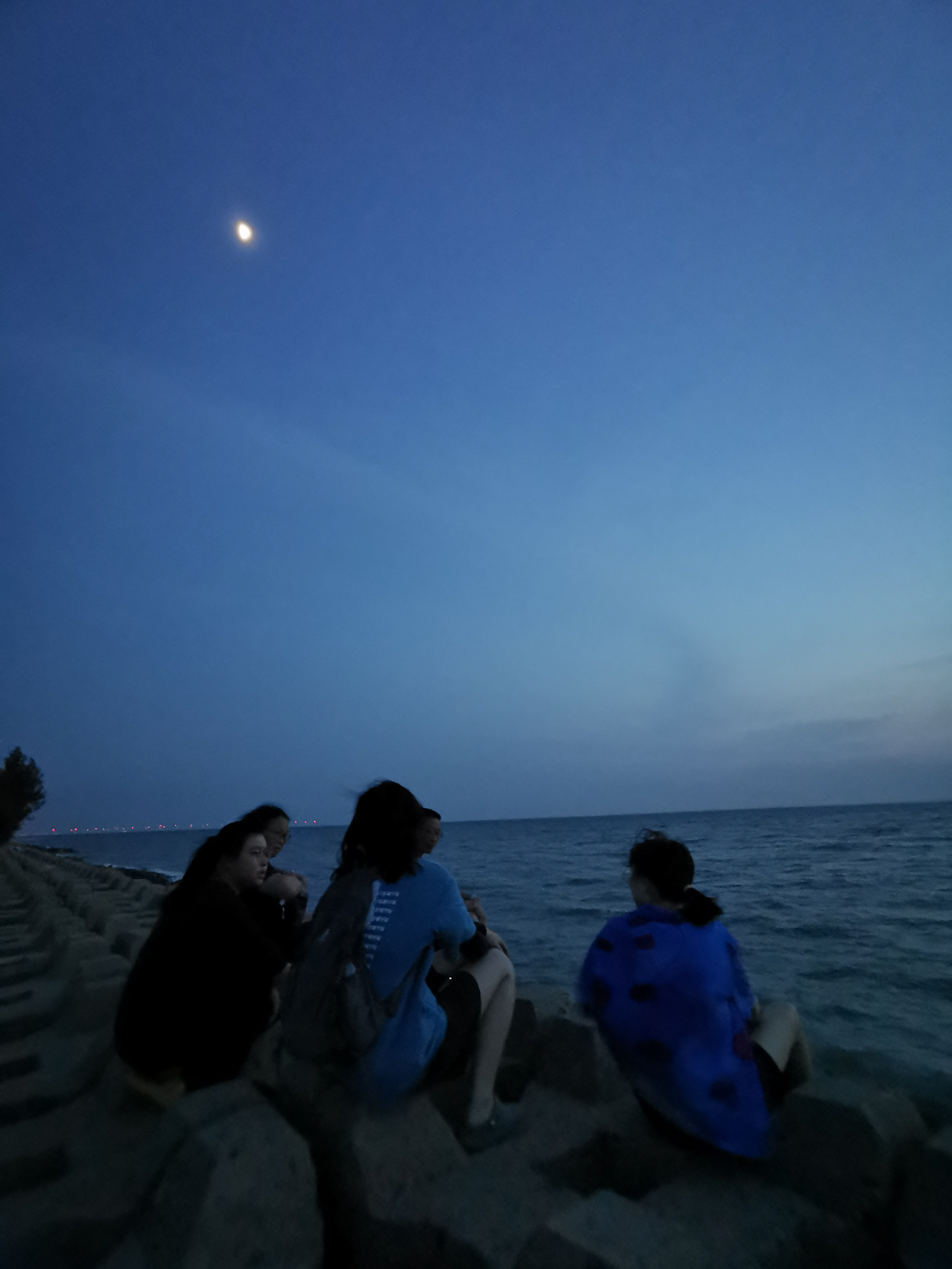 入夜后的蓝