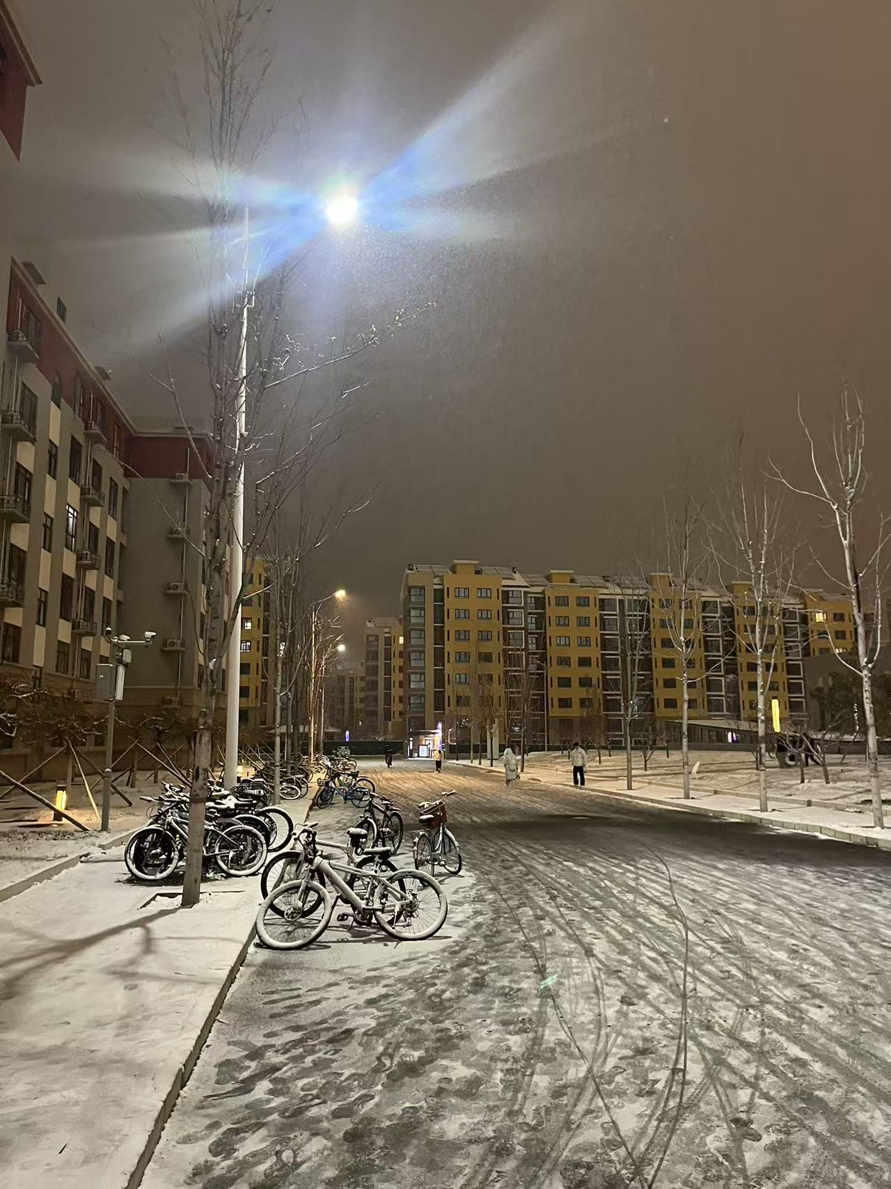 有种小时候看到的电视剧景象的错觉