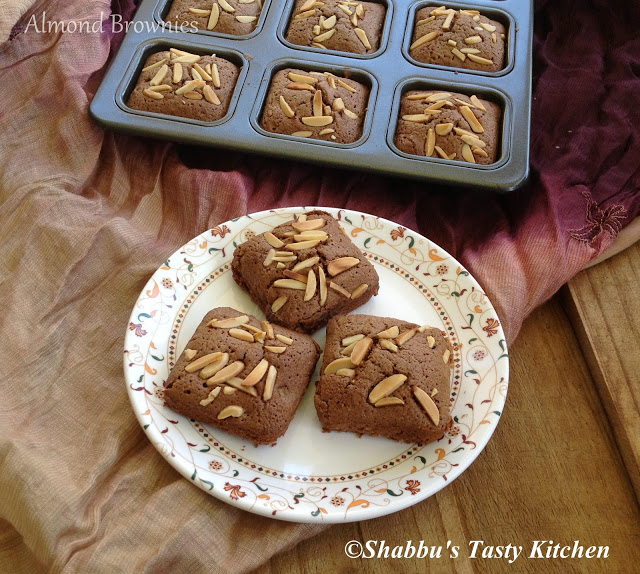 almond-brownies