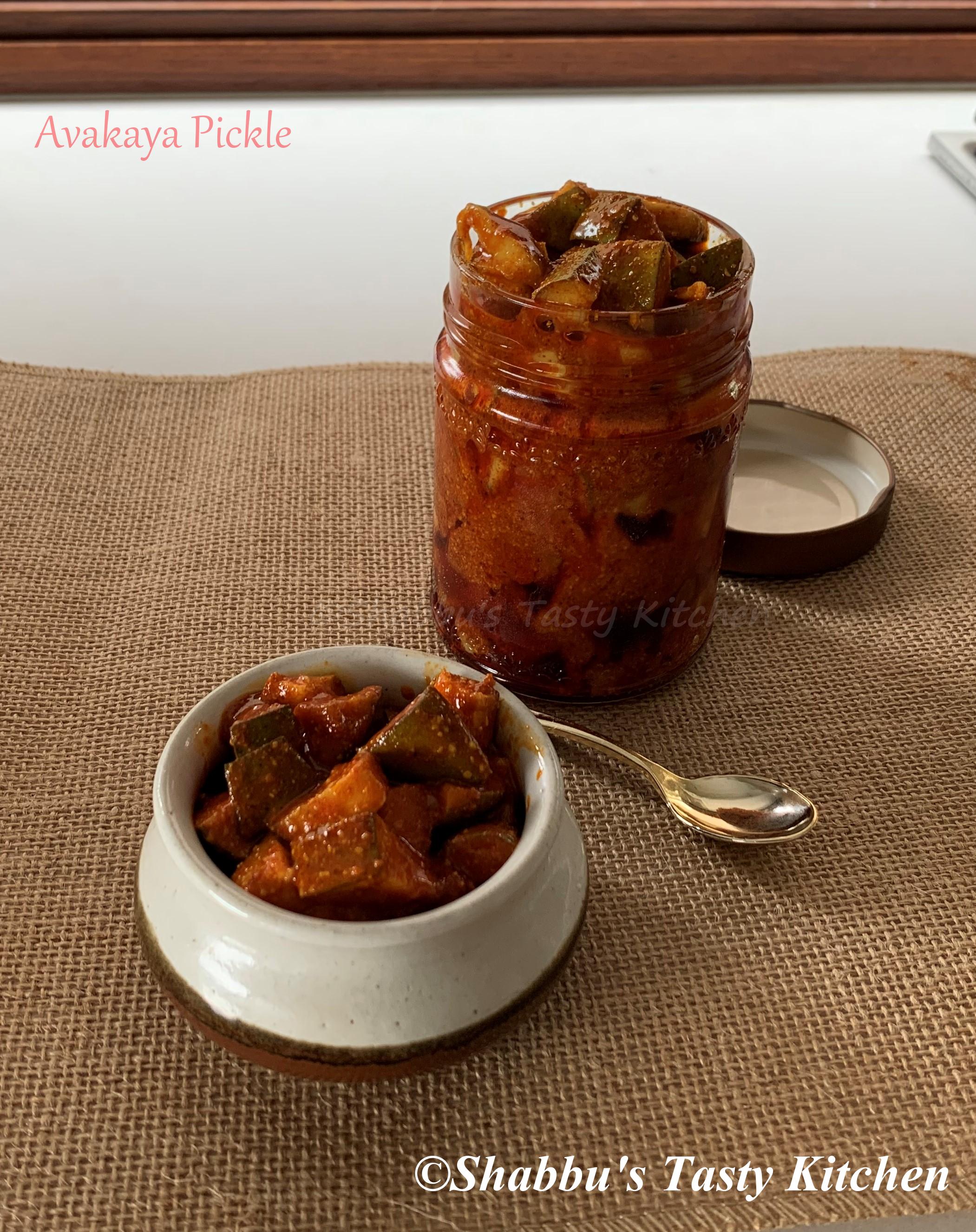 avakaya-pickle-andhra-raw-mango-pickle