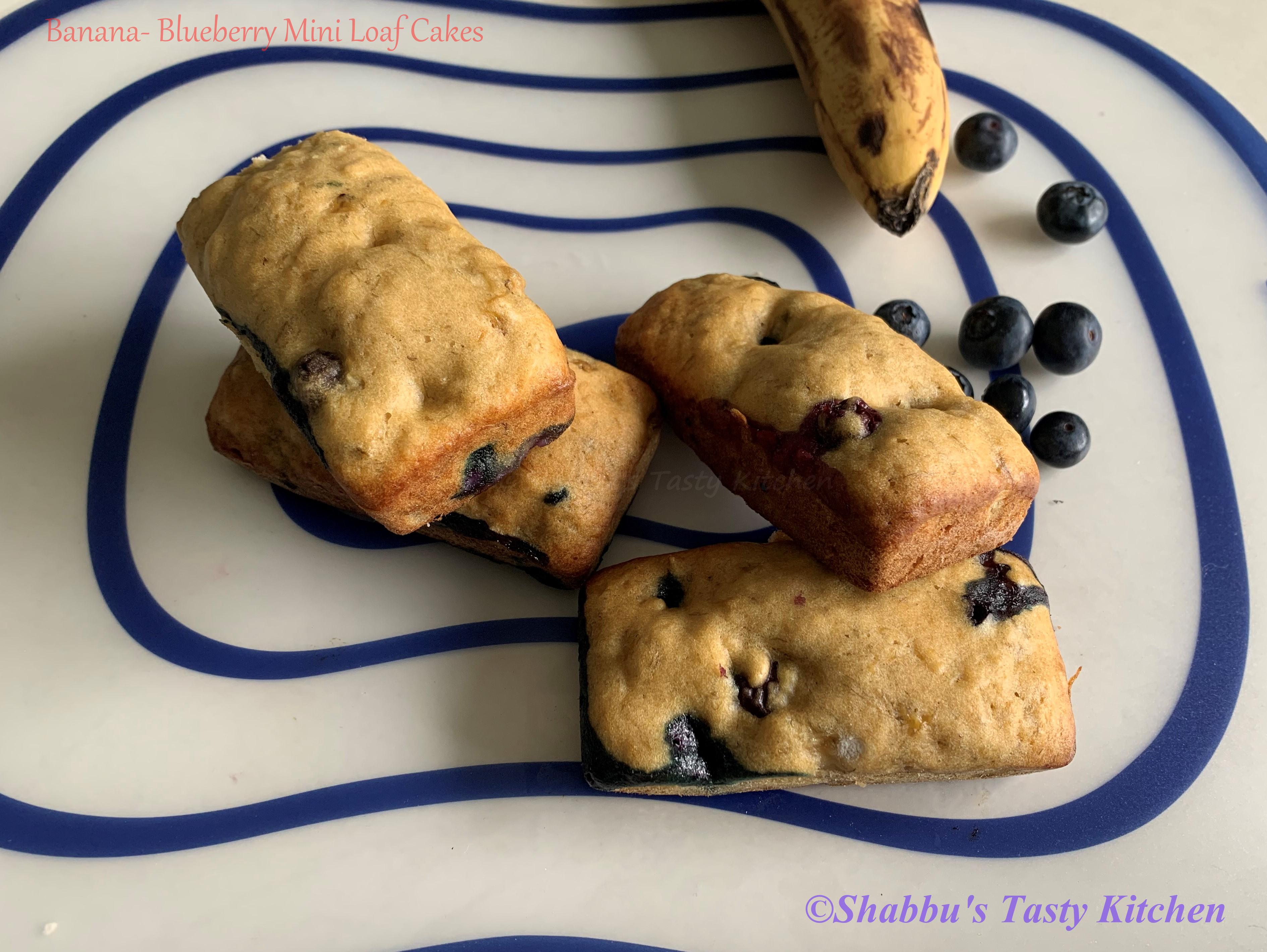 banana-blueberry-mini-loaf-cakes