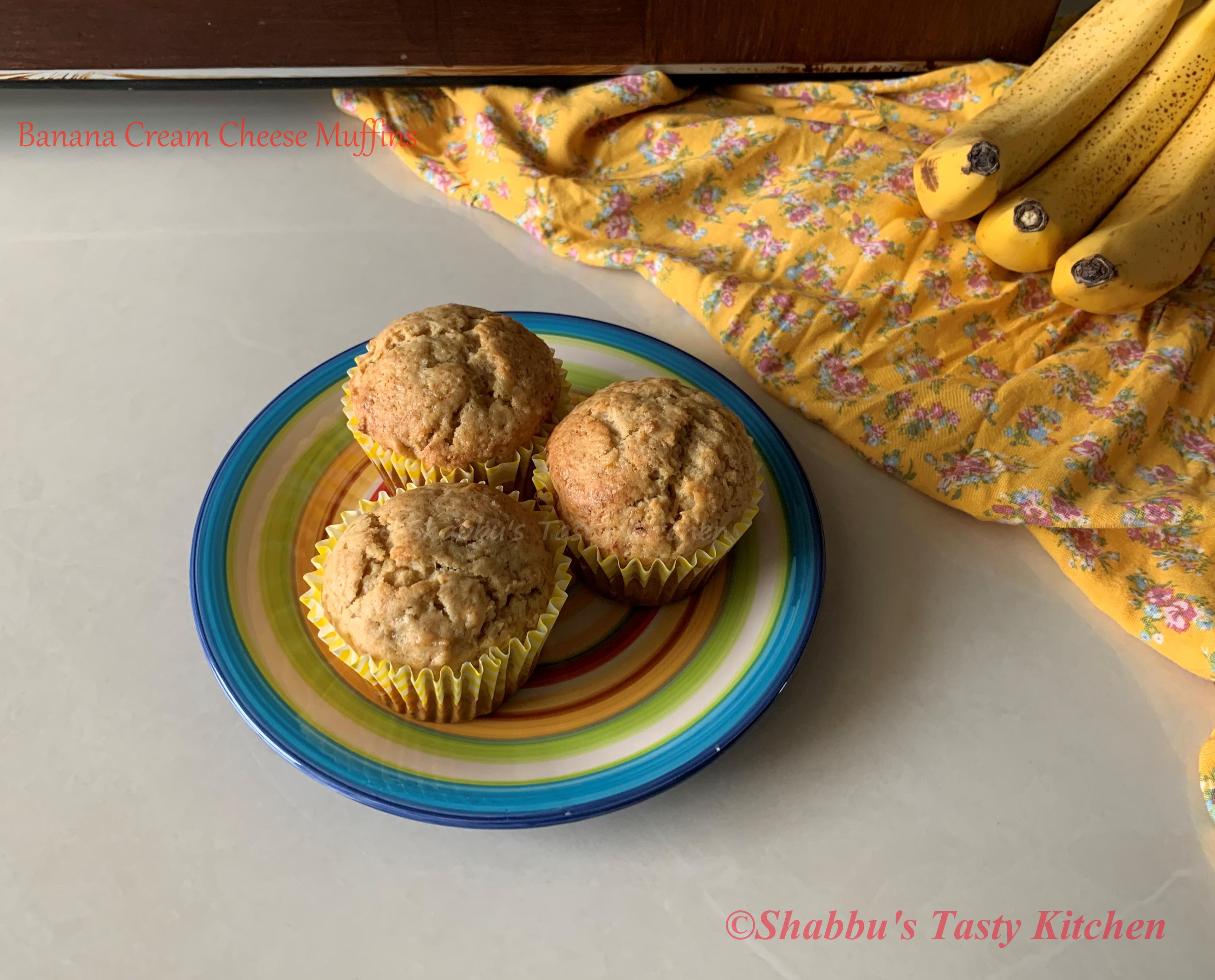 banana-cream-cheese-muffins