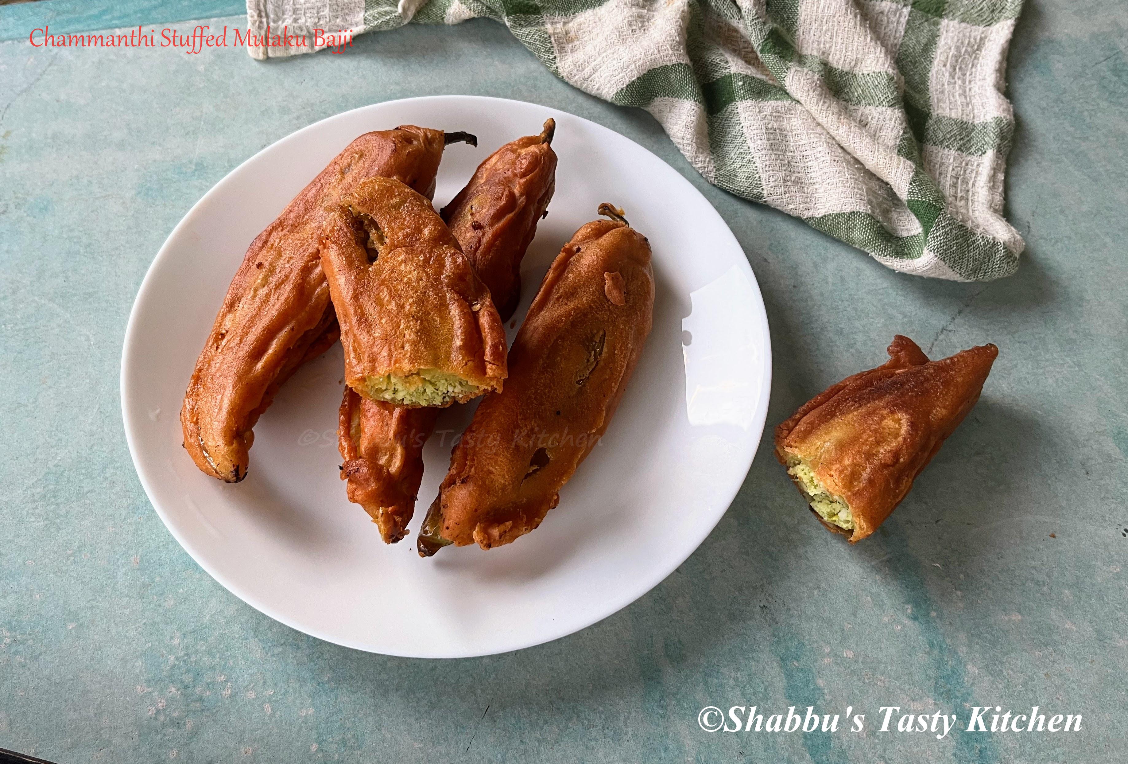 chammanthi-stuffed-mulaku-chilly-bajji