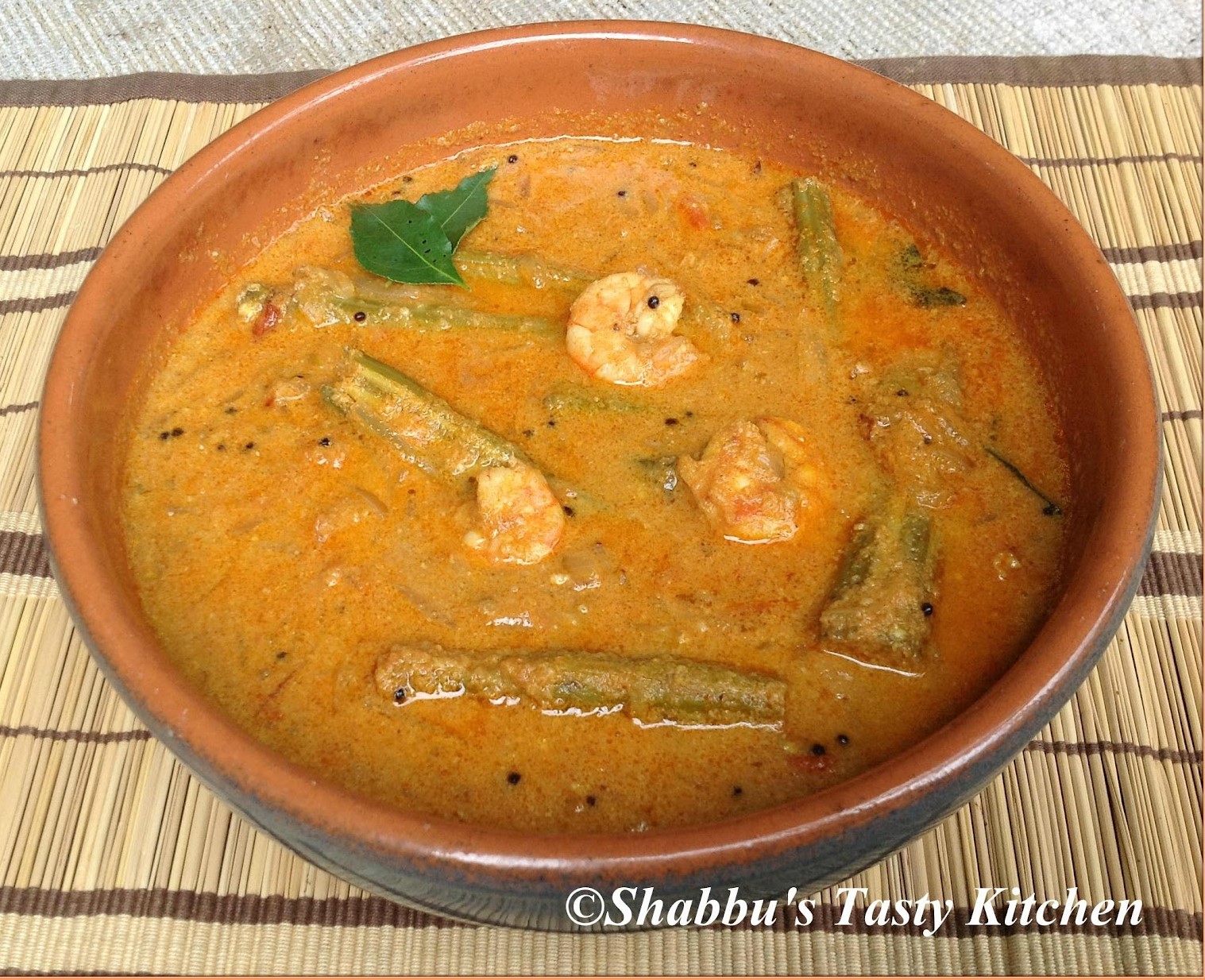 chemmeen-muringa-curry