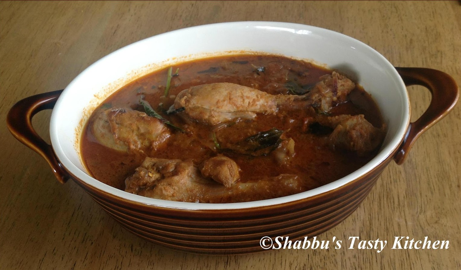 chicken-varutharacha-curry