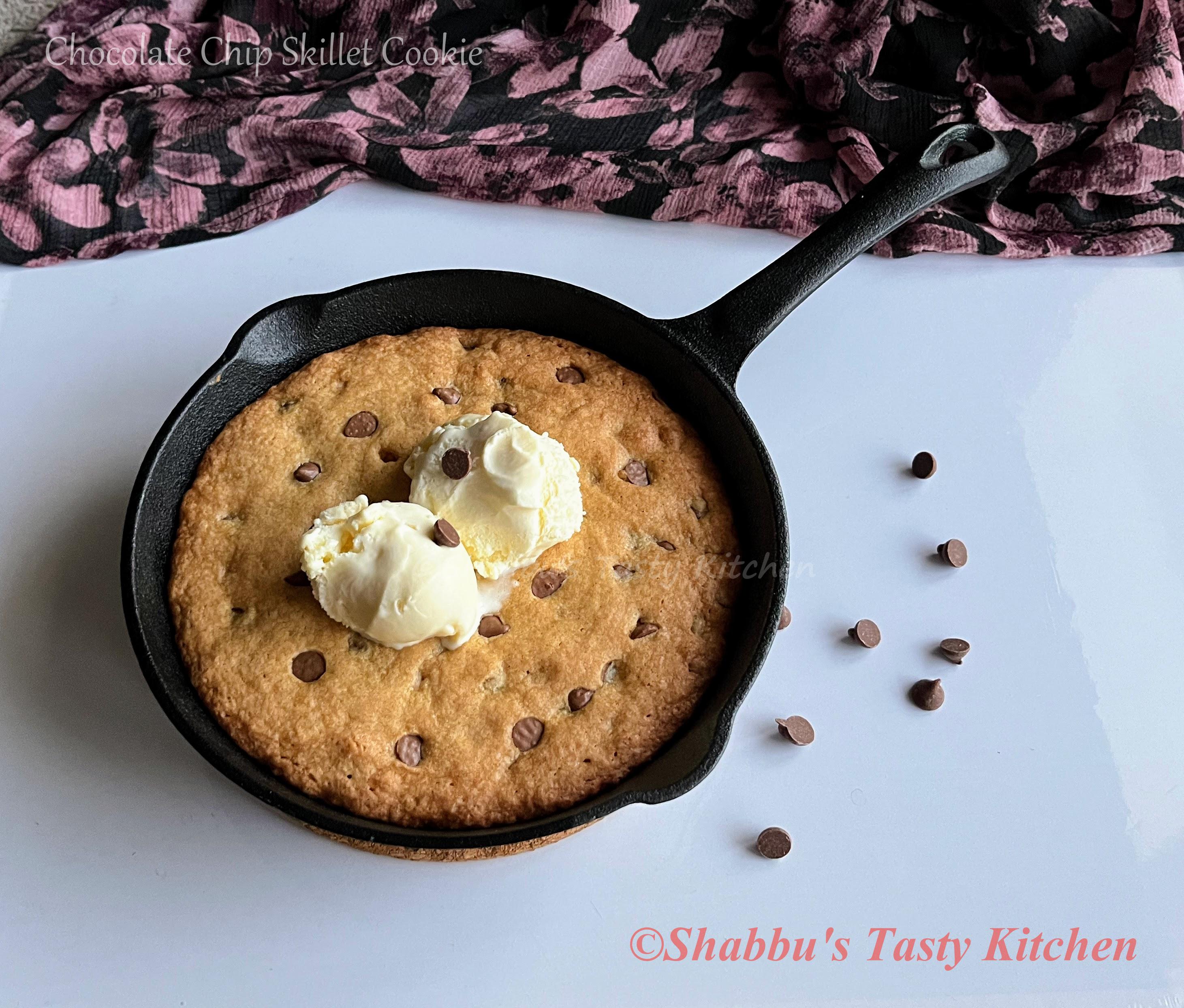 choco-chip-skillet-cookie