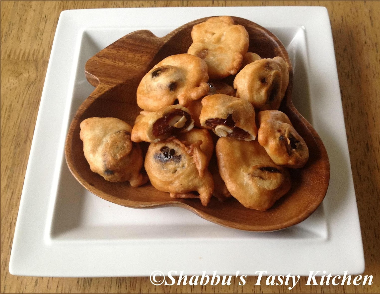 dates-fritters-eethappazham-porichathu