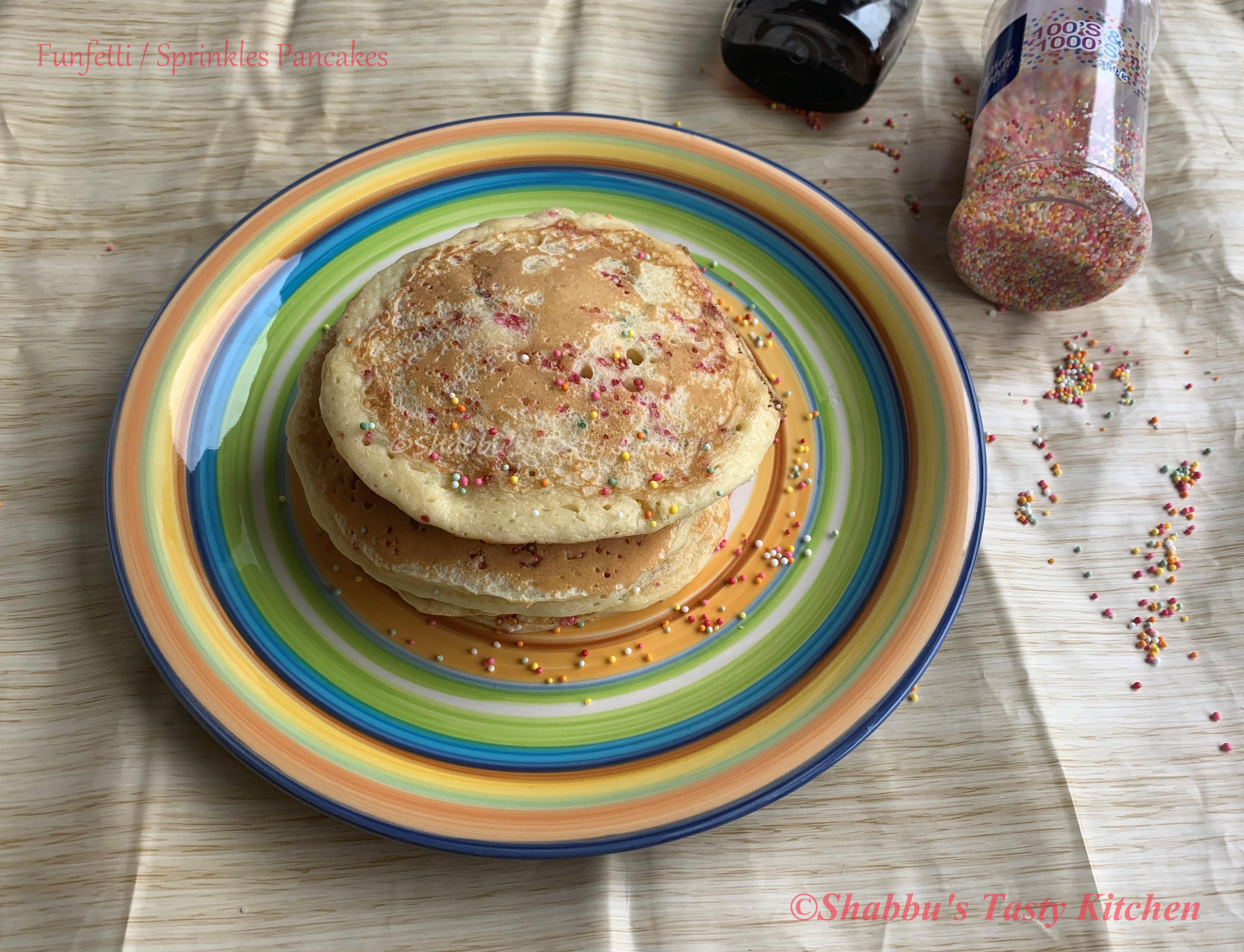 funfetti-sprinkles-pancakes