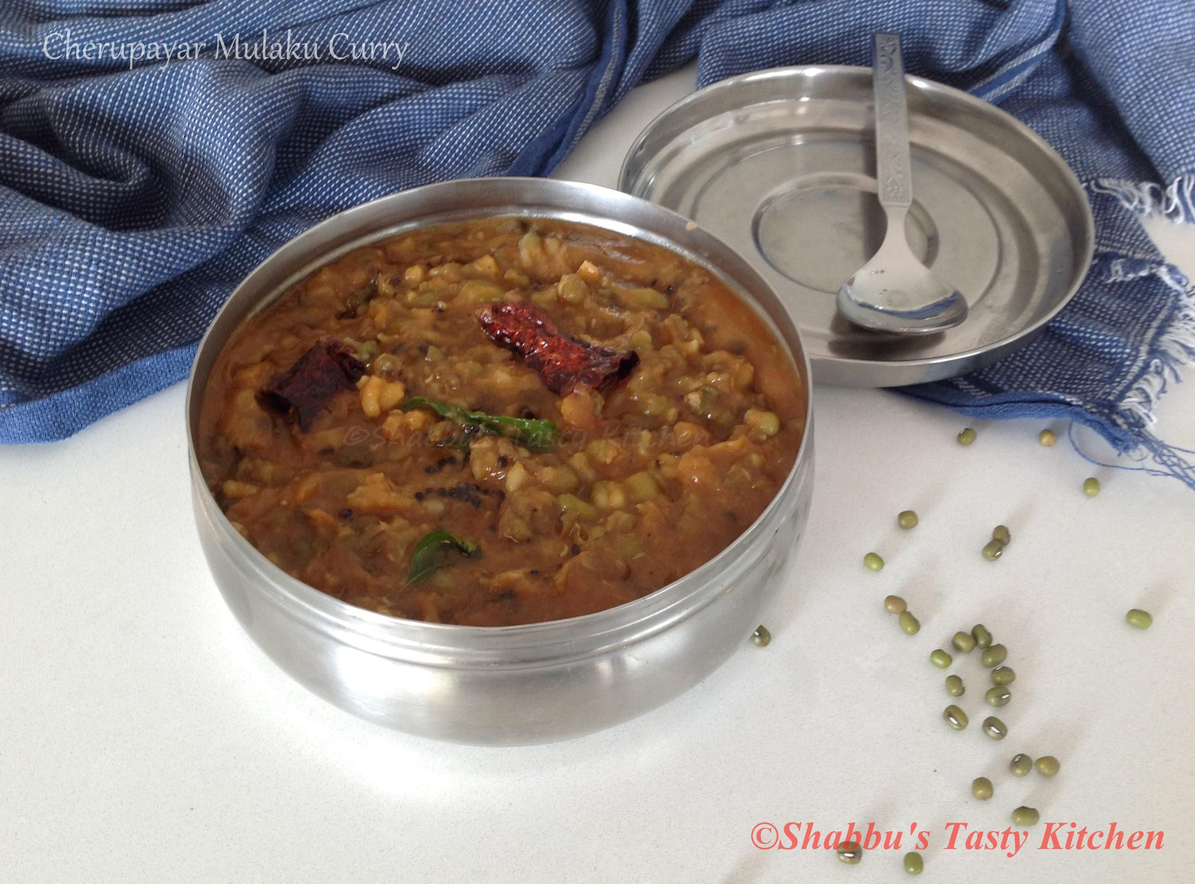 green-gram-cherupayar-mulaku-curry