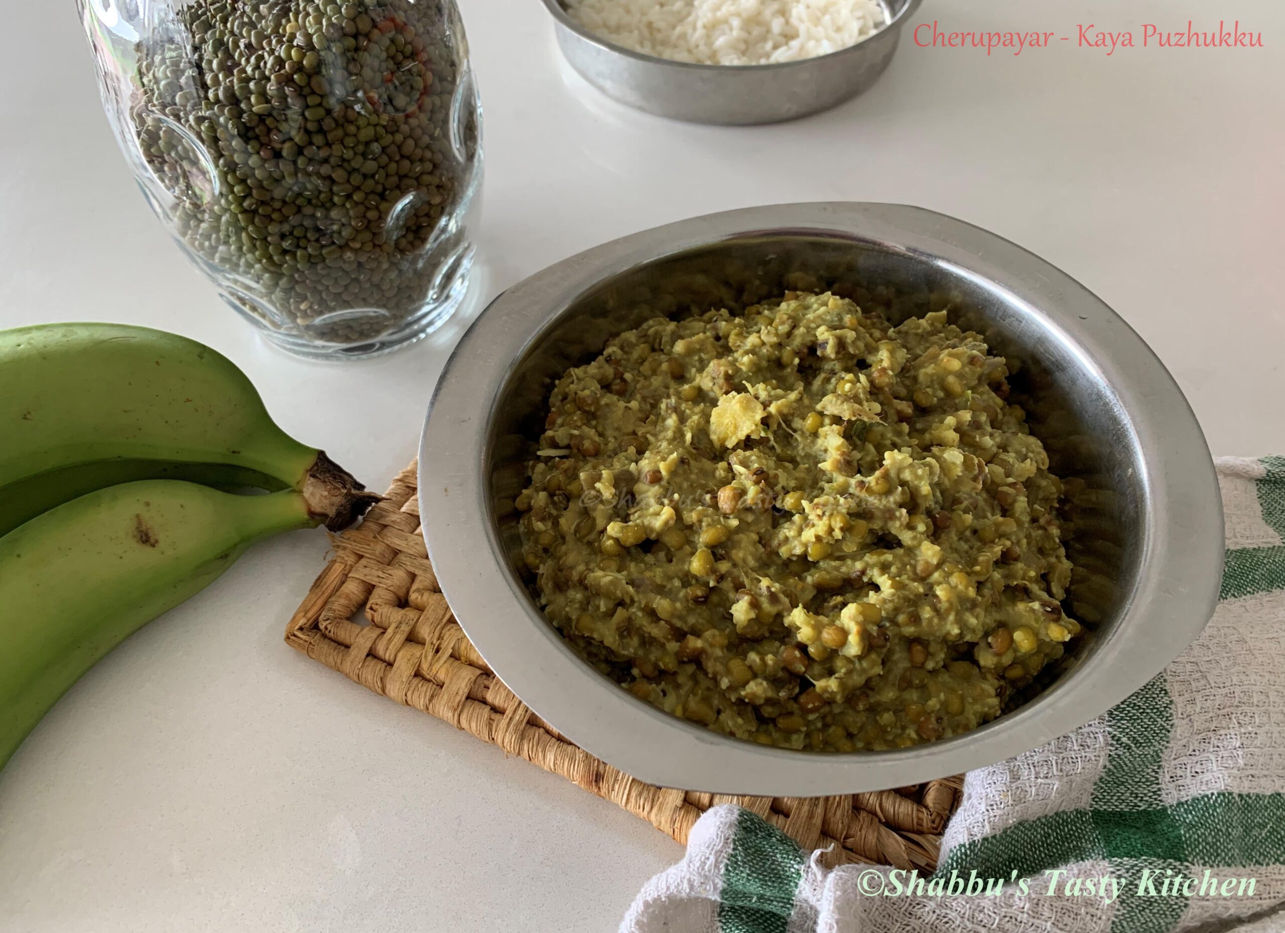 green-gram-raw-banana-cherupayar-kaya-puzhukku