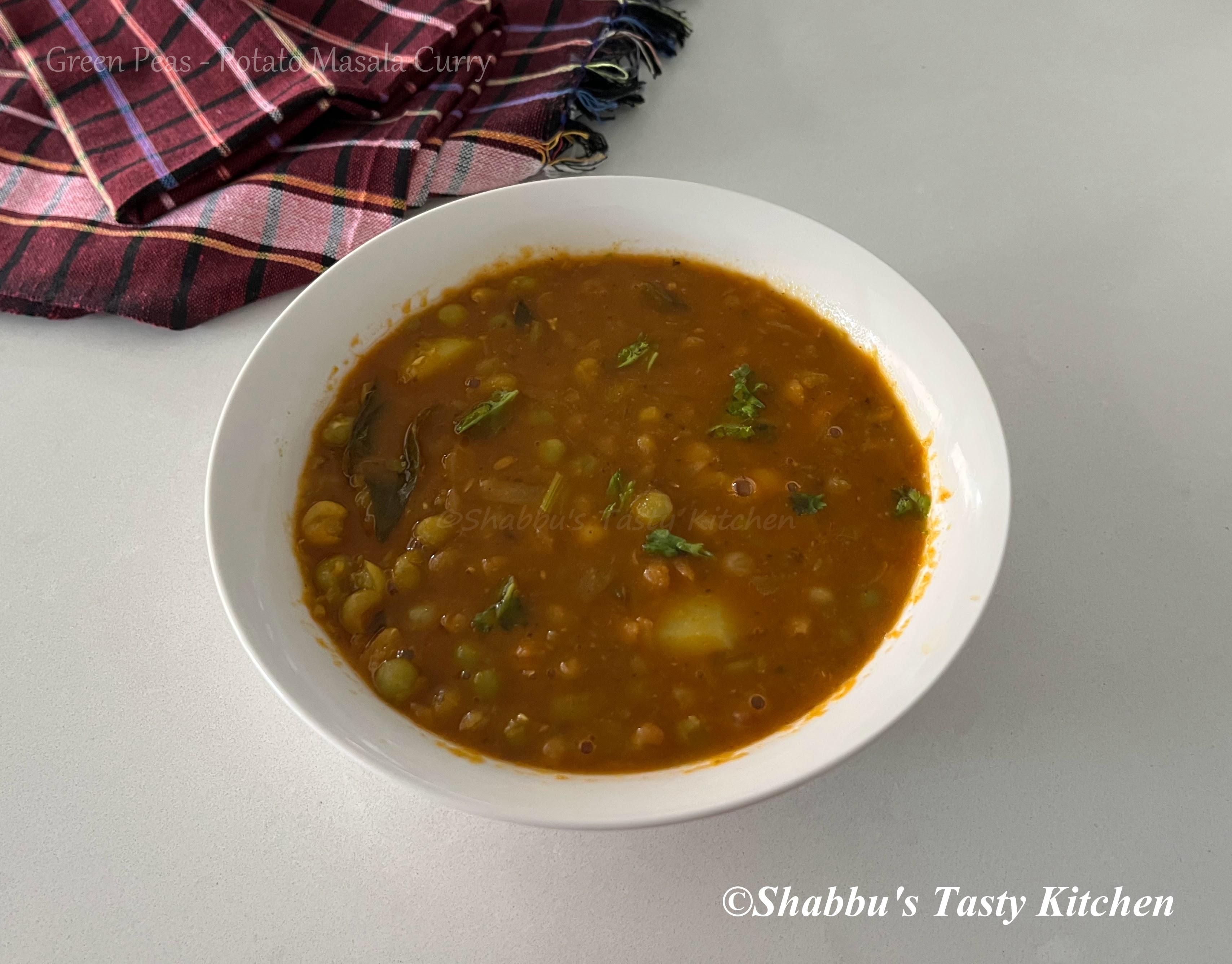 green-peas-potato-masala-curry