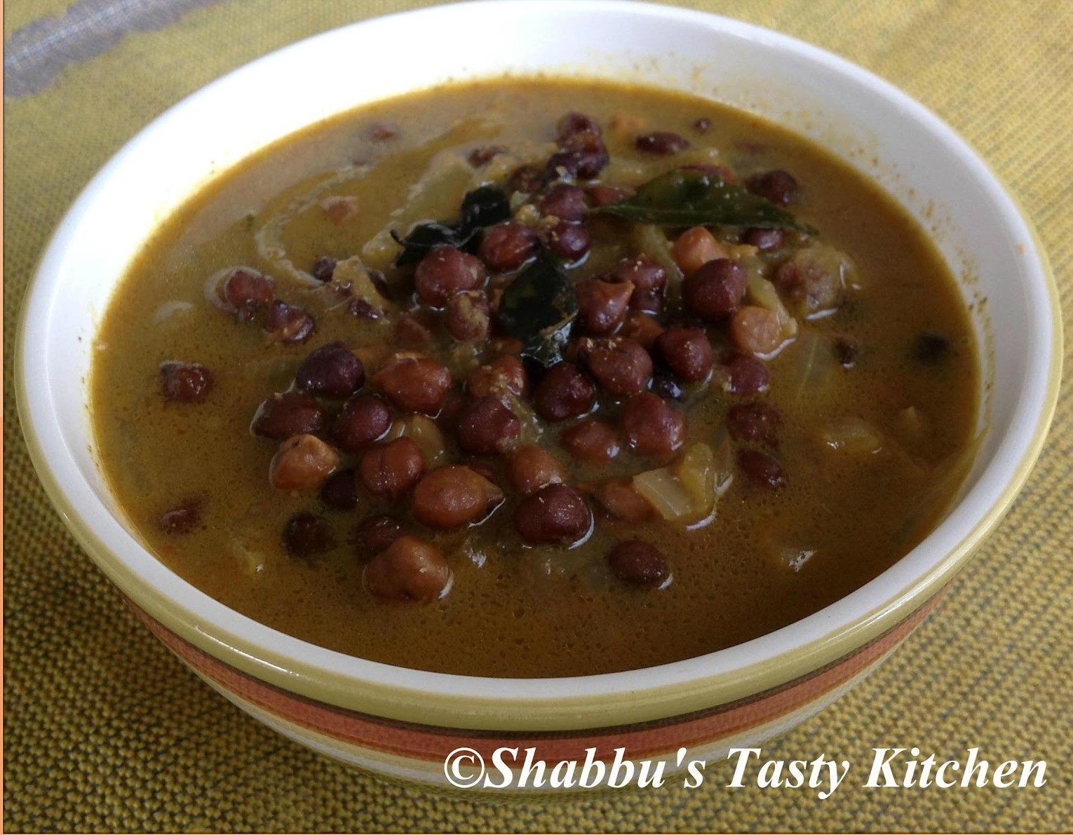 kadala-black-chickpeas-curry