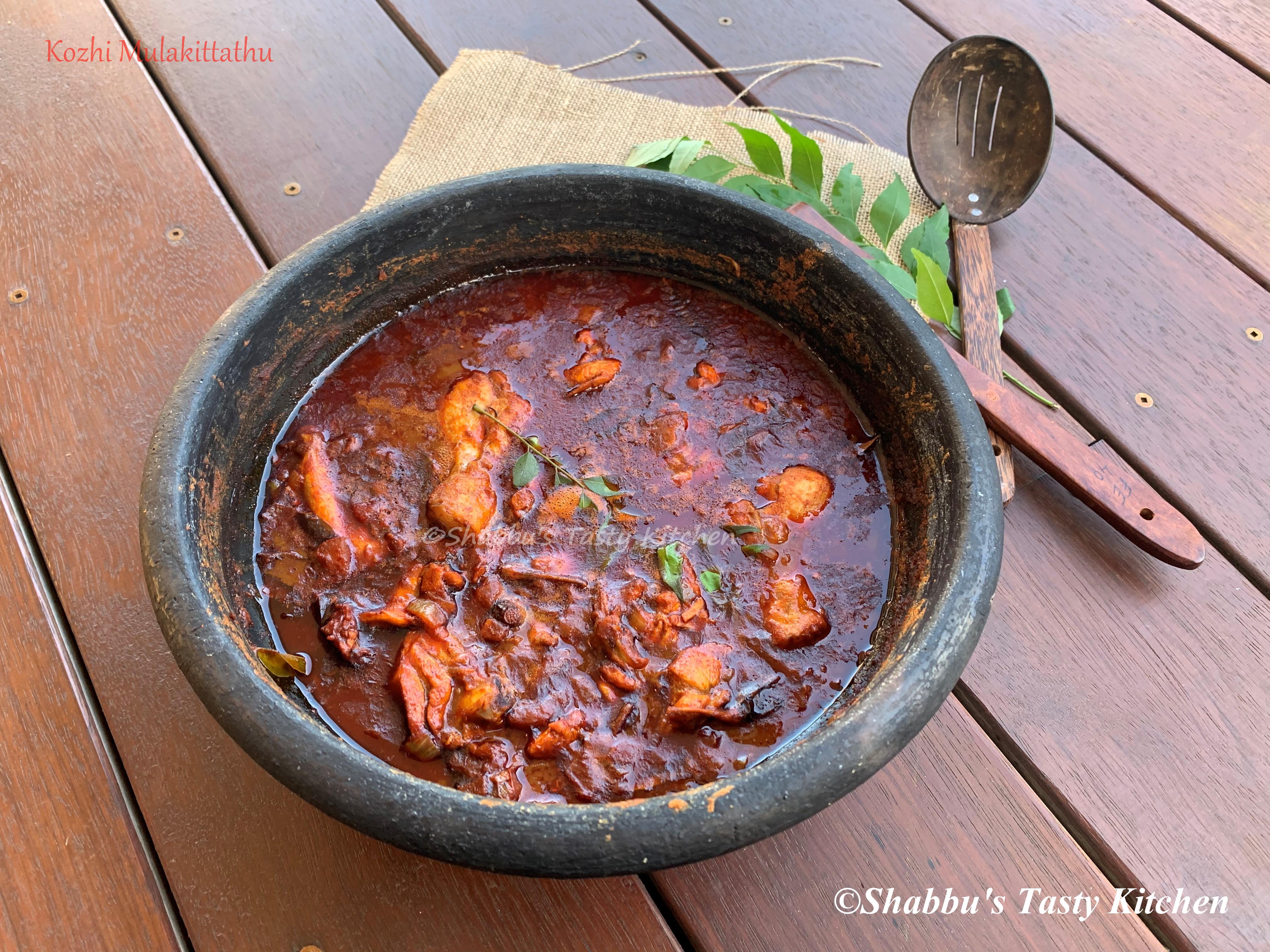 kozhi-mulakittathu-spicy-red-chicken-curry