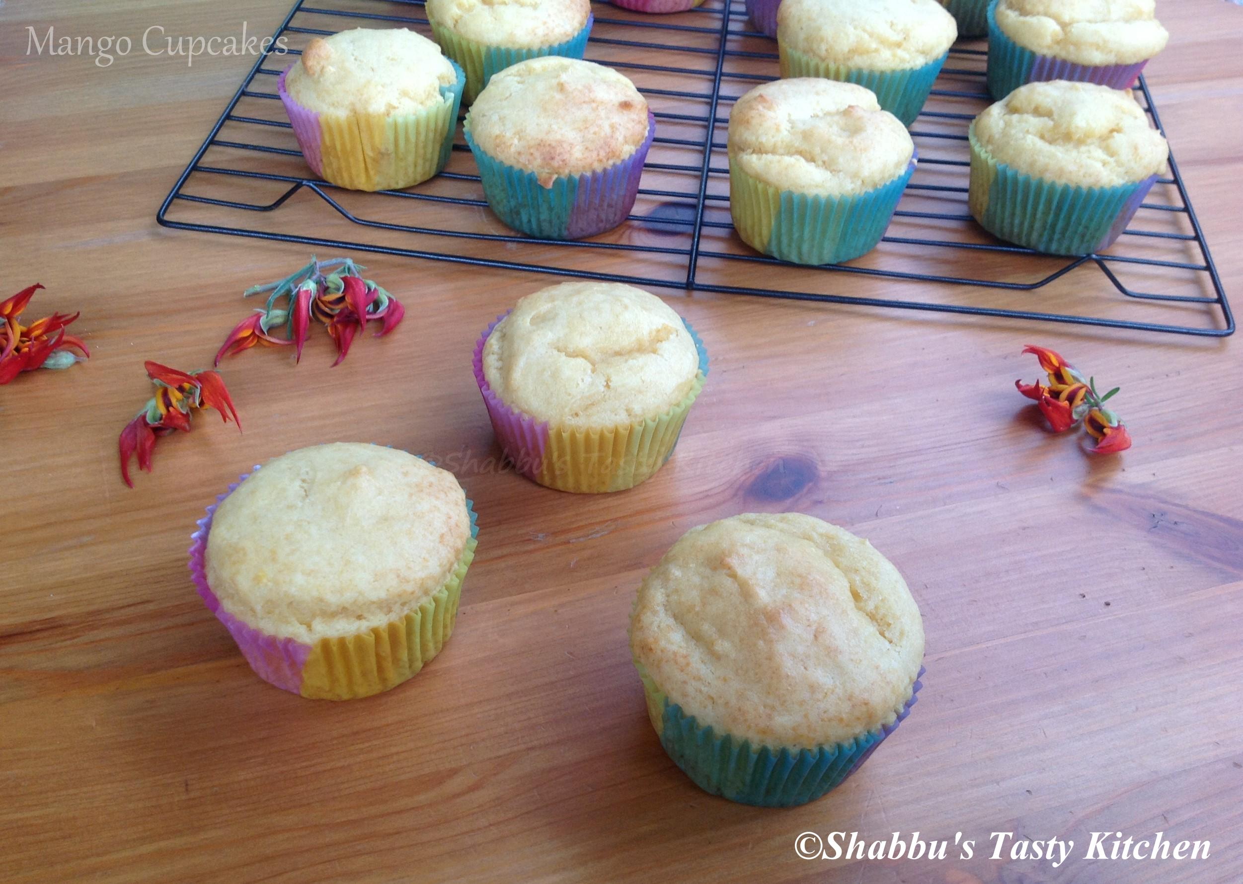mango-cupcakes-mango-muffins