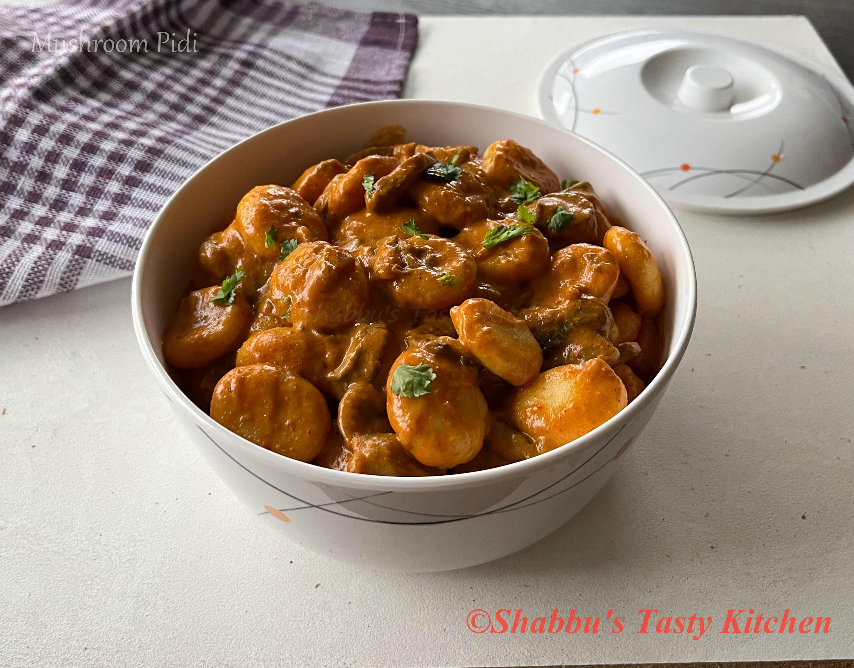 mushroom-pidi-steamed-rice-dumplings-in-mushroom-gravy